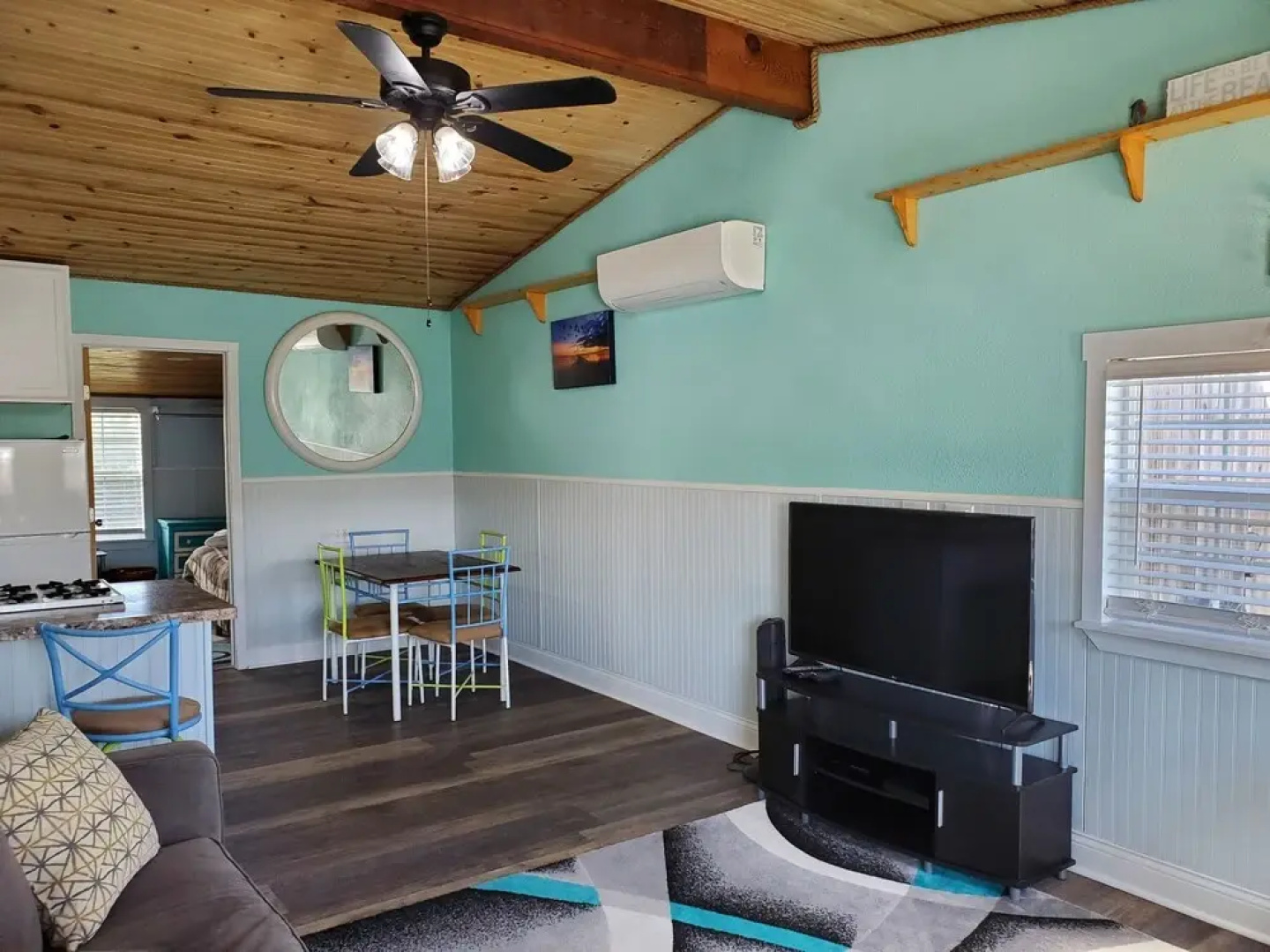 Nautical That One Apartment Near City Attractions by Redawning