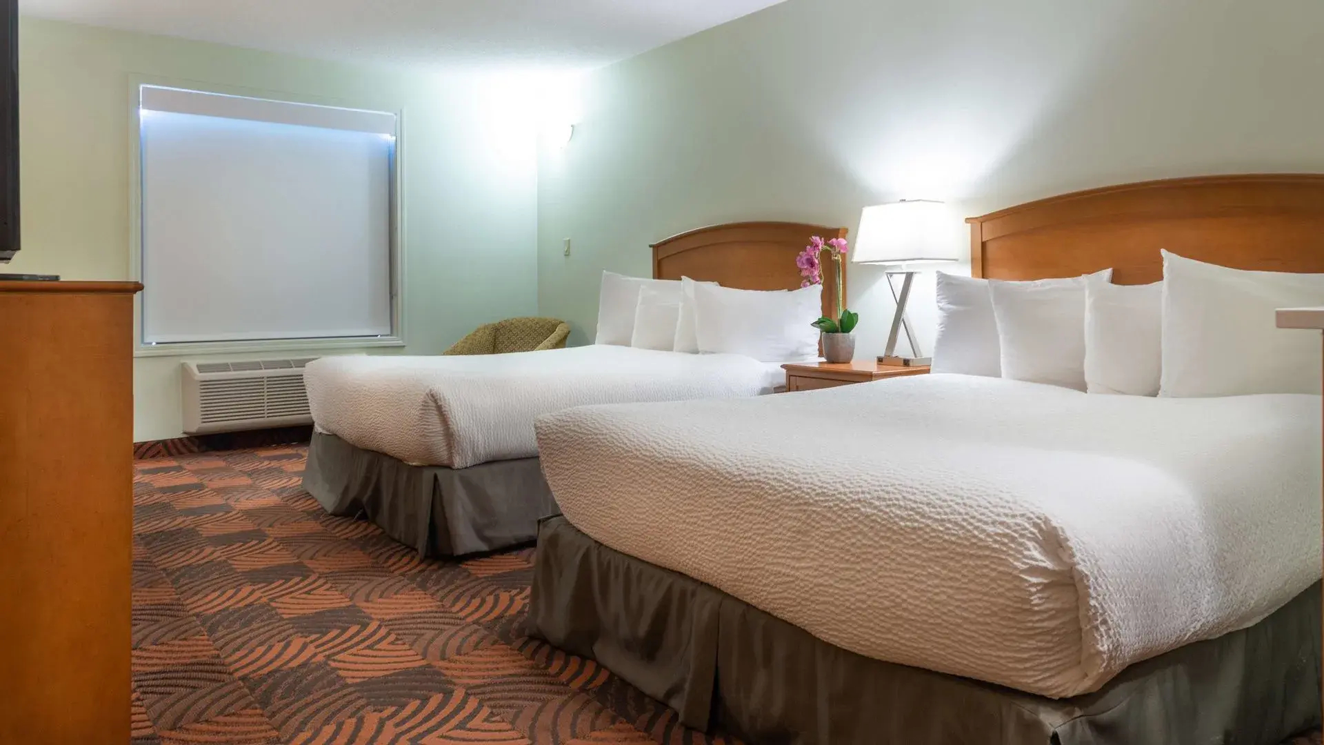 Service Plus Inns and Suites Calgary
