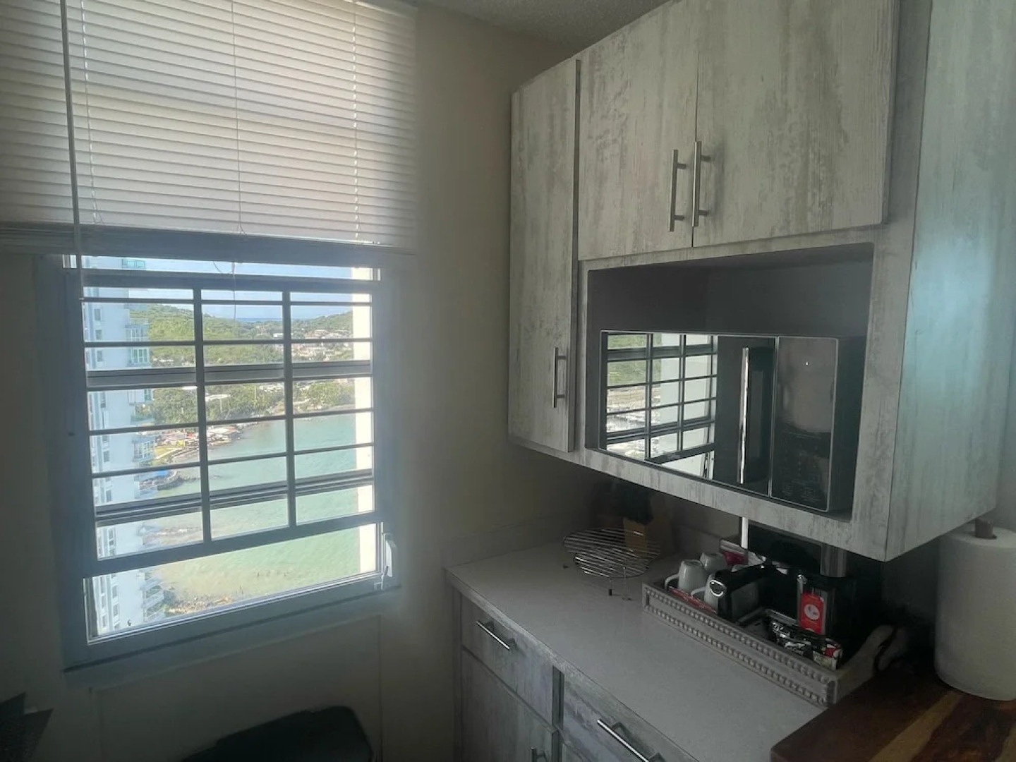 Ocean View 2 Bed 1 Bath 2 Parkings Pool