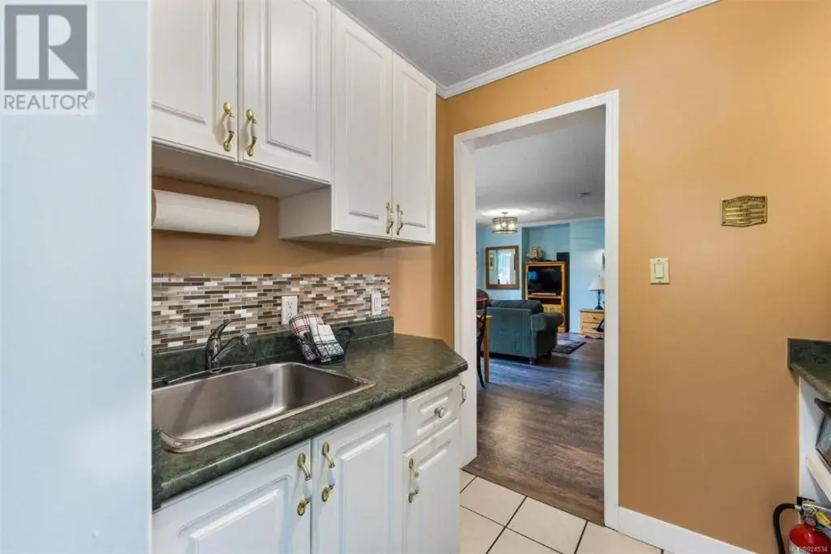 Salty Towers Oceanfront Cottages