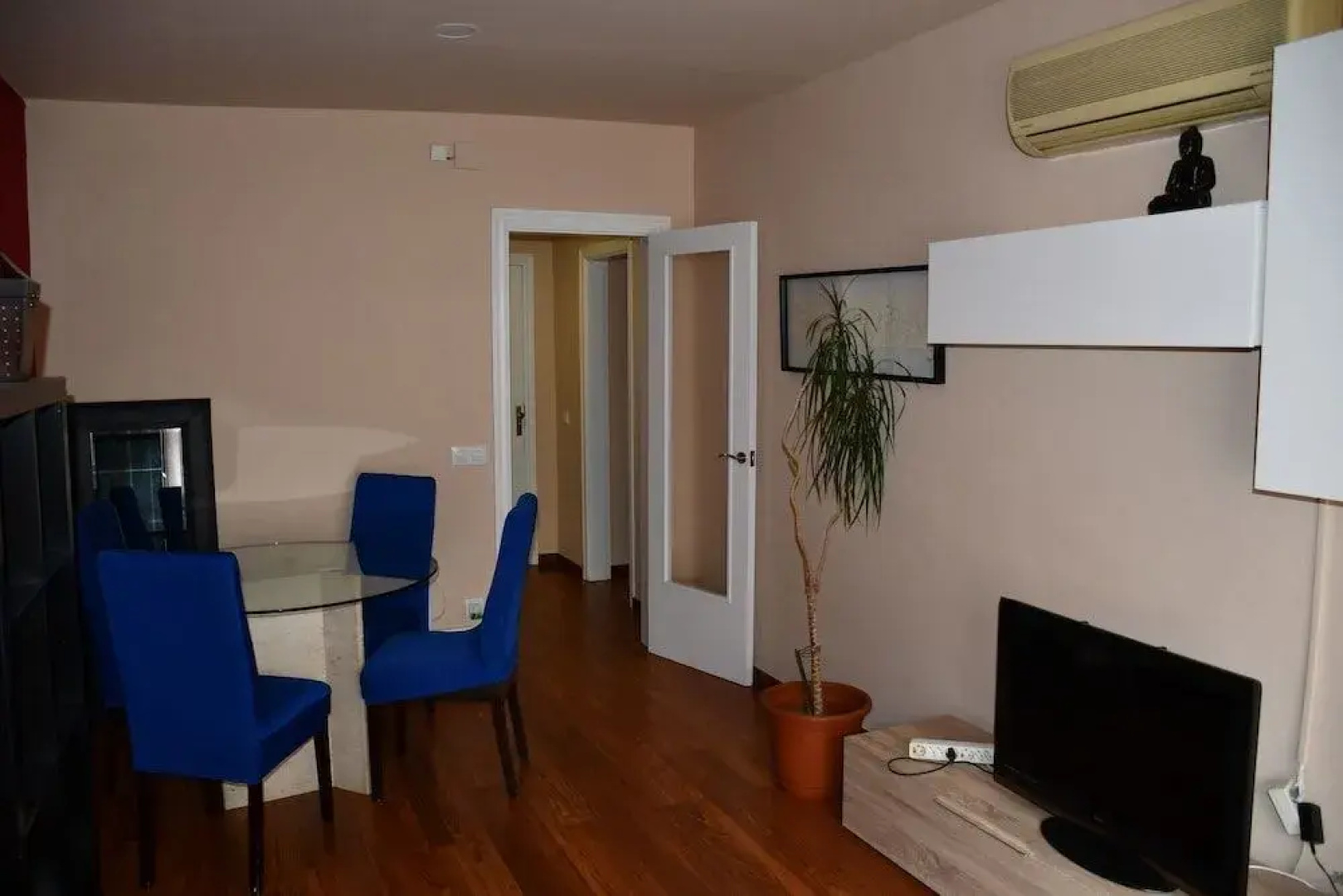 Three Bedroom Apartment in Sants