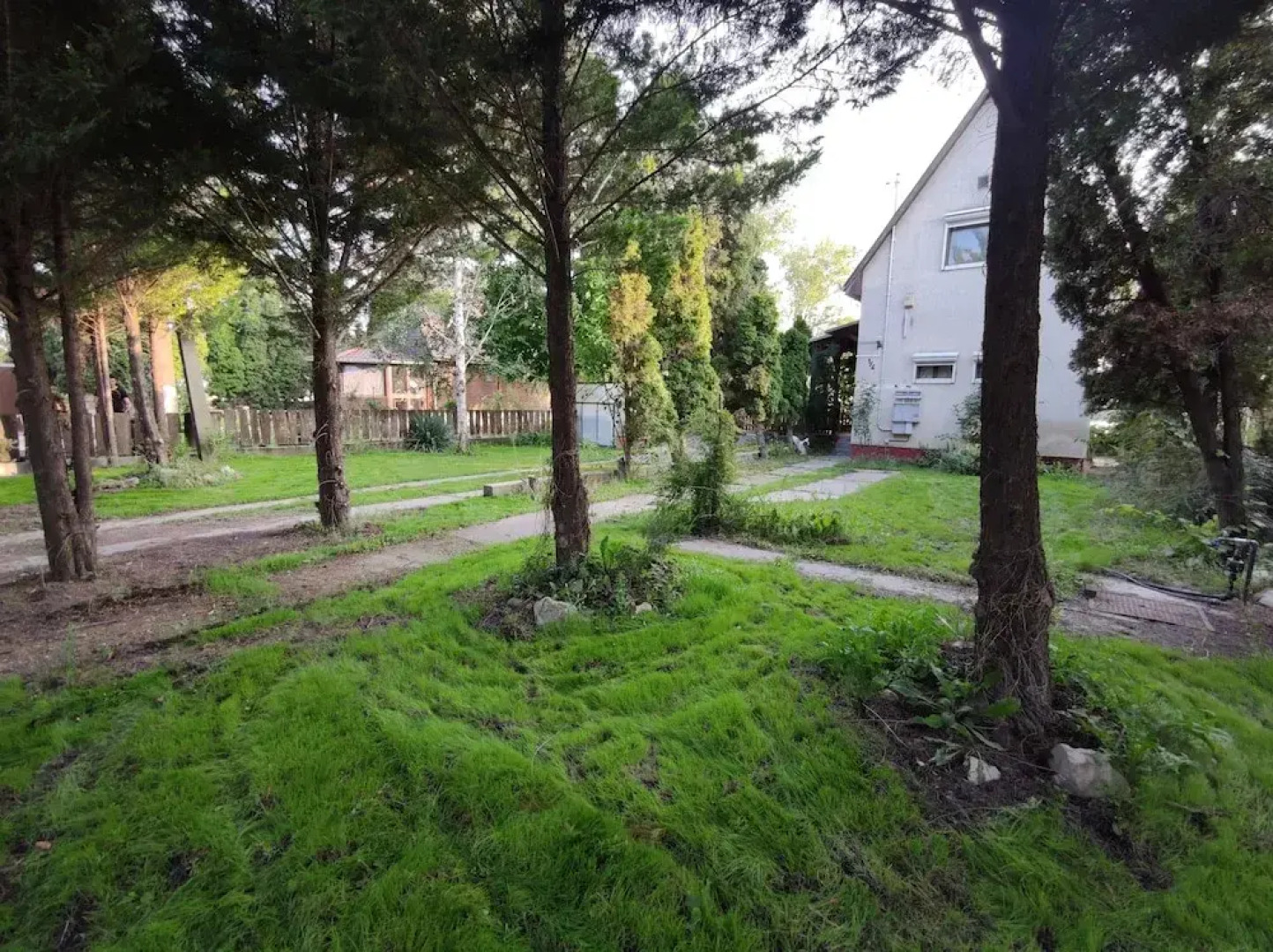 Romantic Lakeside Retreat - Nature, Sport, Near Bp