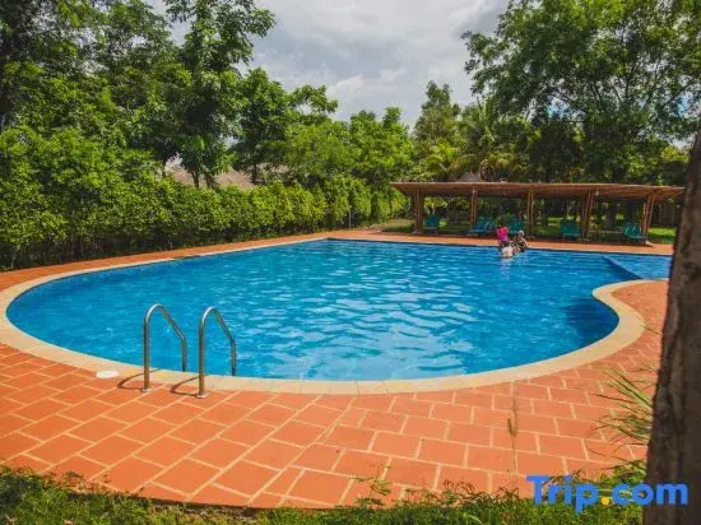 Hanchey Bamboo Resort