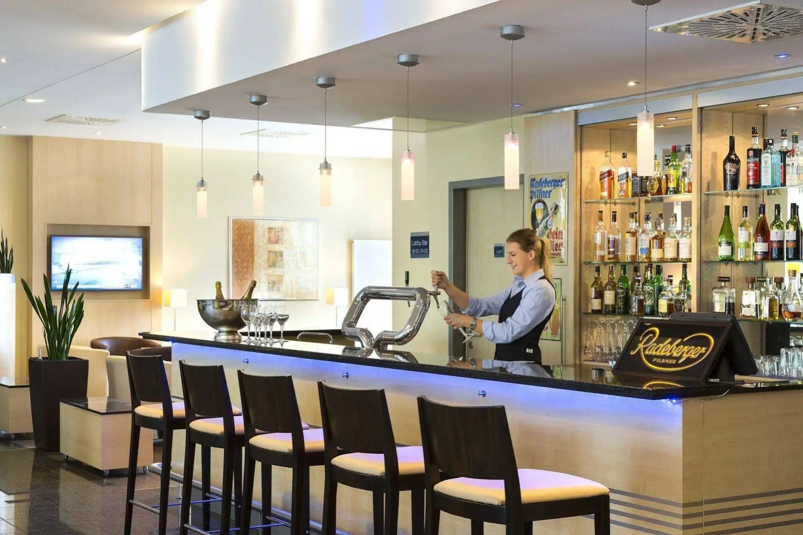 Holiday Inn Express Frankfurt Messe by IHG