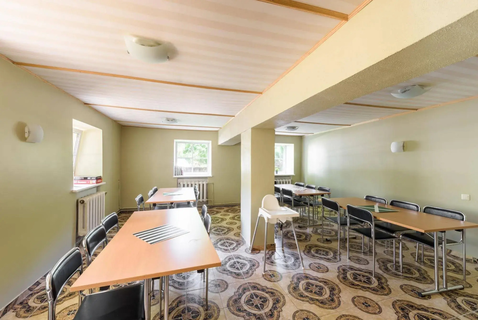 Downtown Forest Hostel & Camping