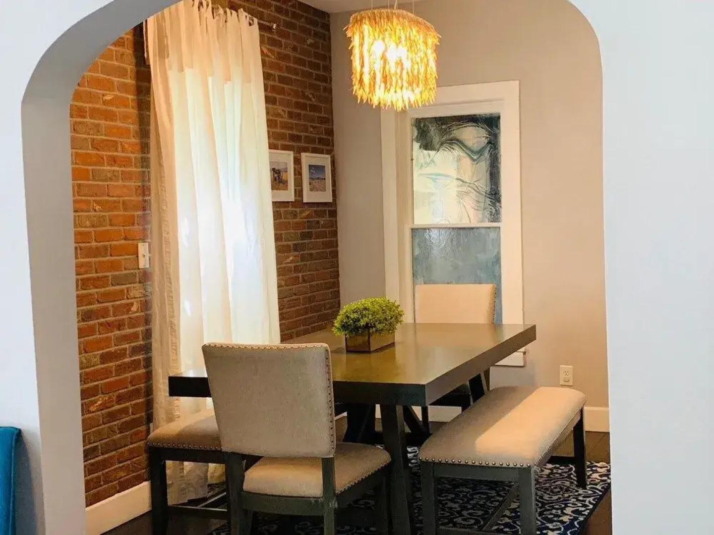 The Cottage! Chic Bungalow near Old Town Square!