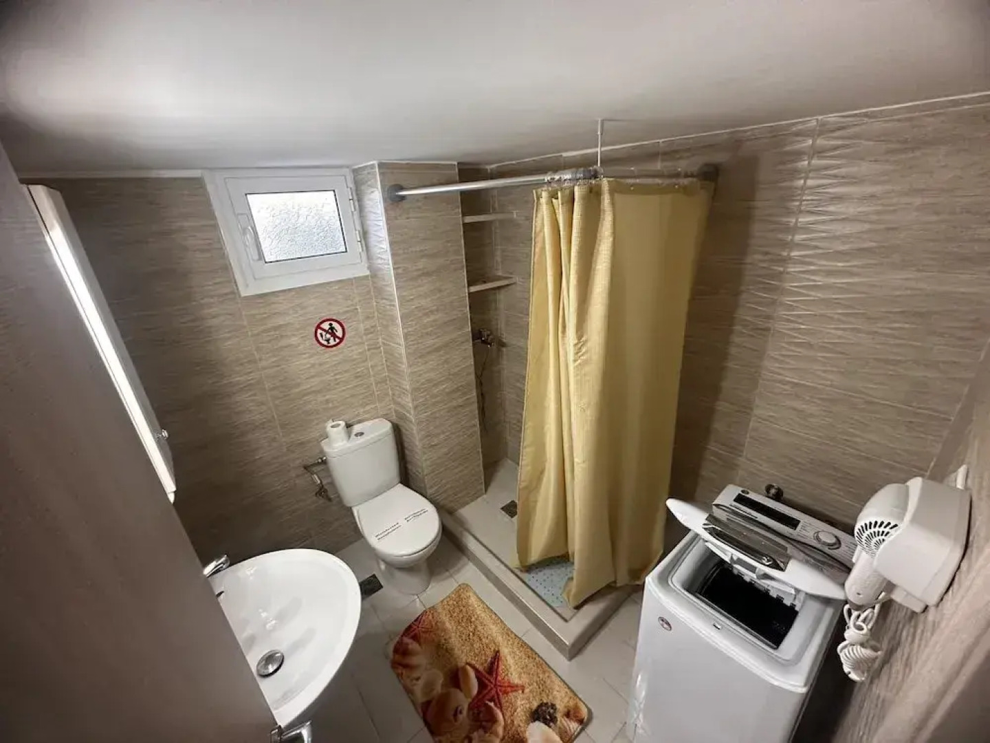 Agioi Theodoroi Beach view Modern Apt