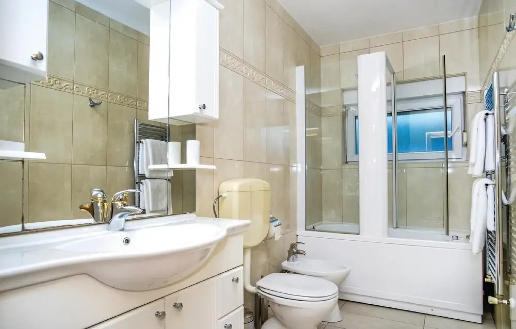 Stunning Home in Makarska with Hot Tub, Sauna & 9 Bedrooms