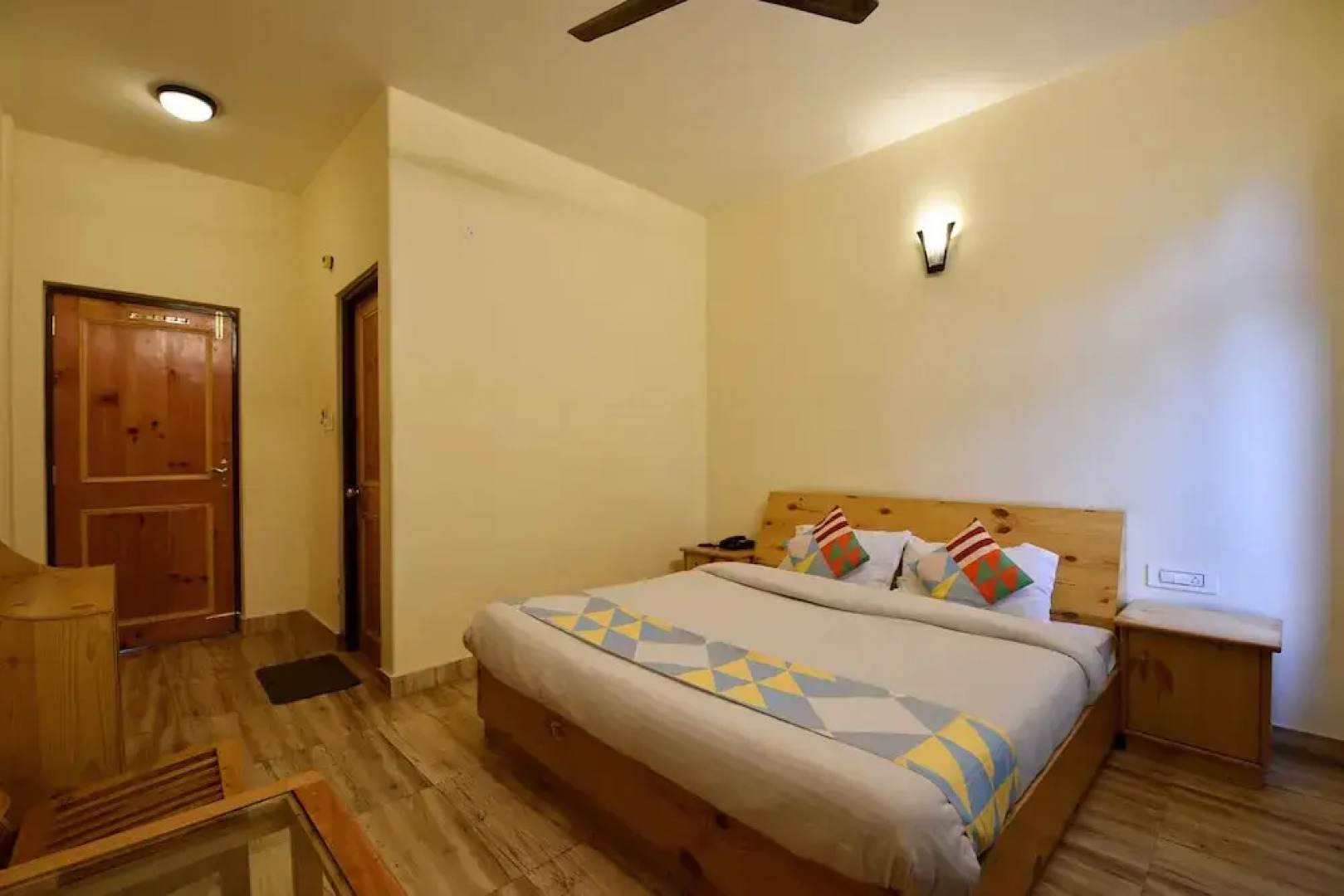 OYO 16868 Home Premium Studios Katrain, Nh3,