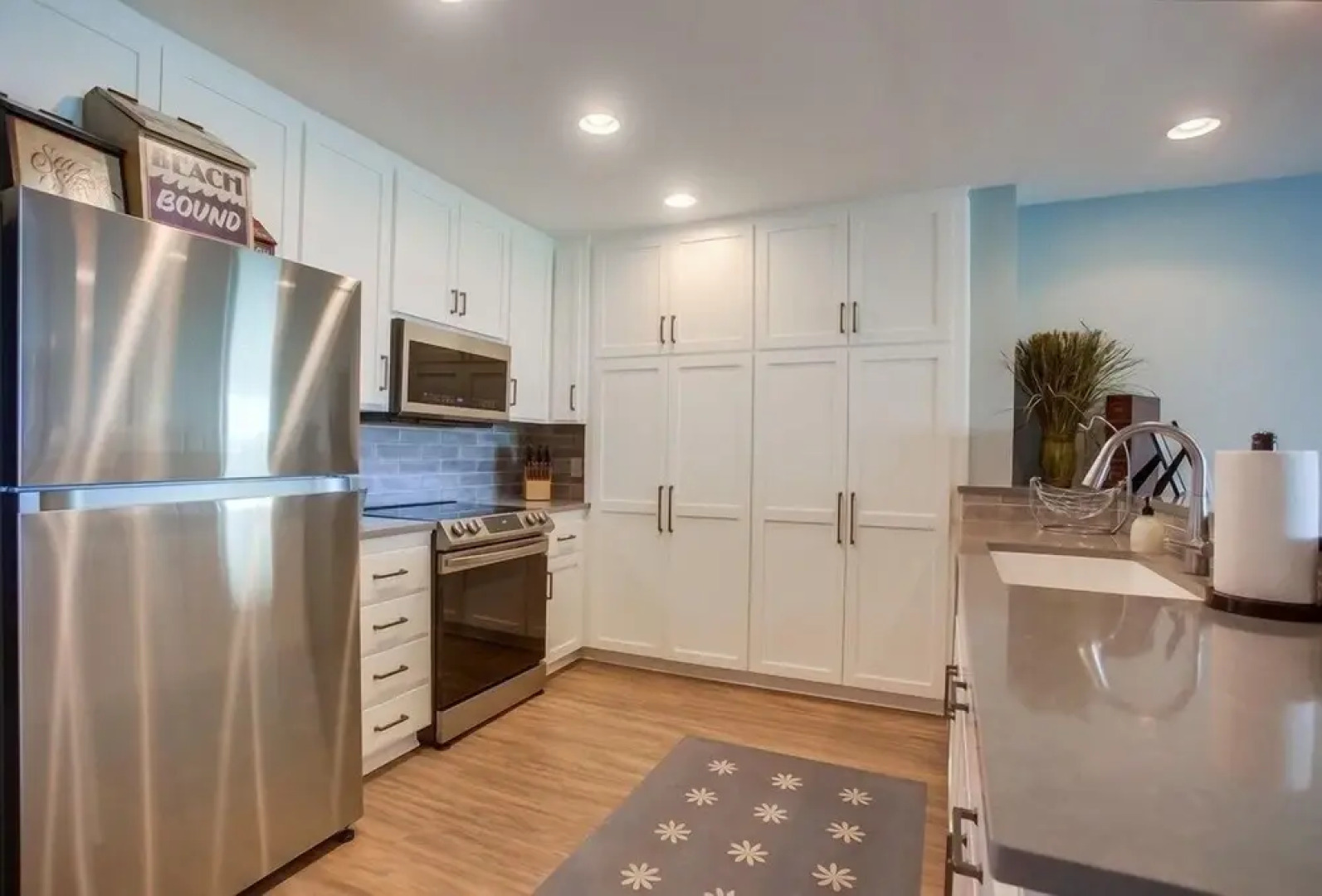 Ocean View Condo Located on The Bluff features EV Charging and Spa SBTC112 by RedAwning