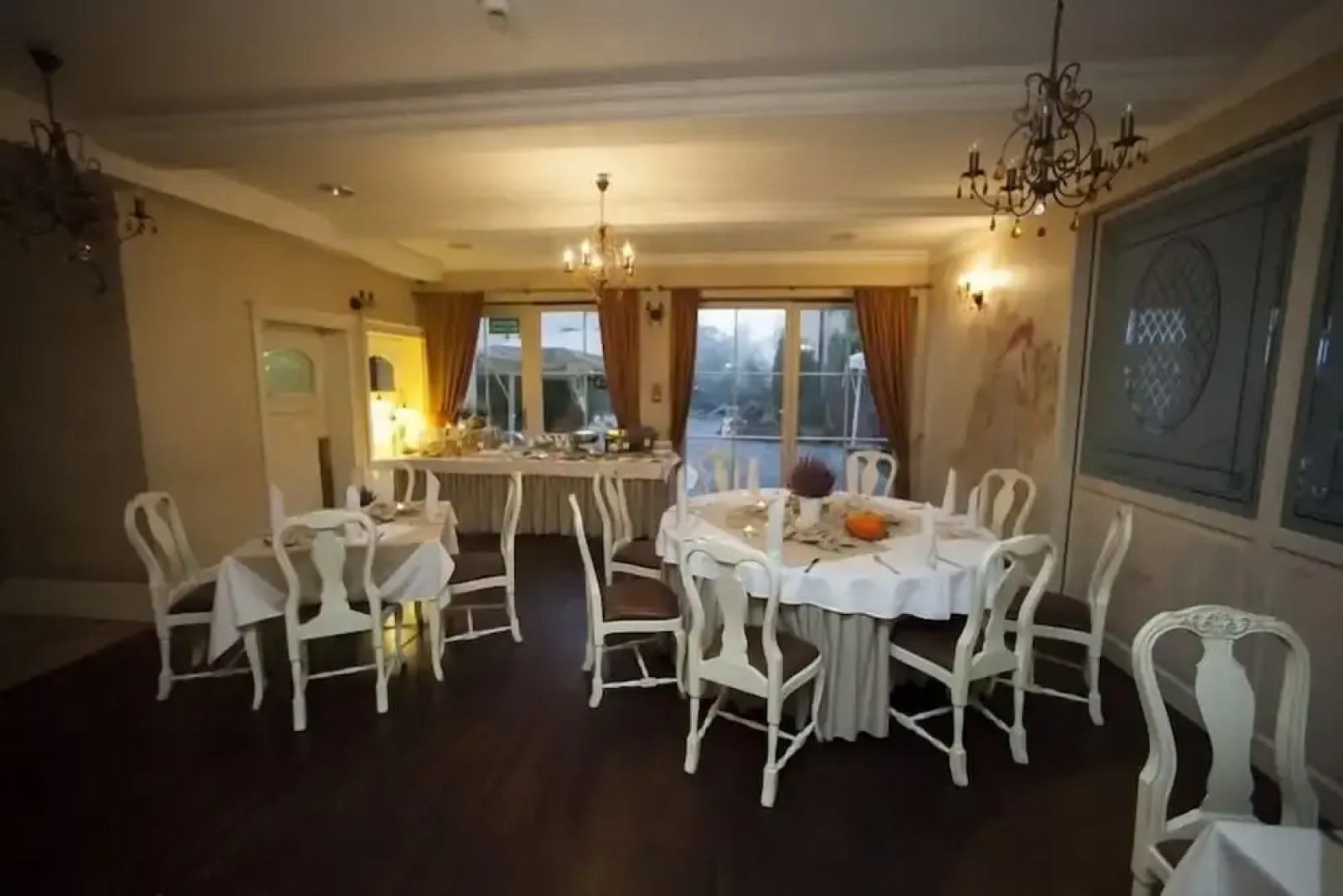 Villa Estera - Hotel & Restauracja