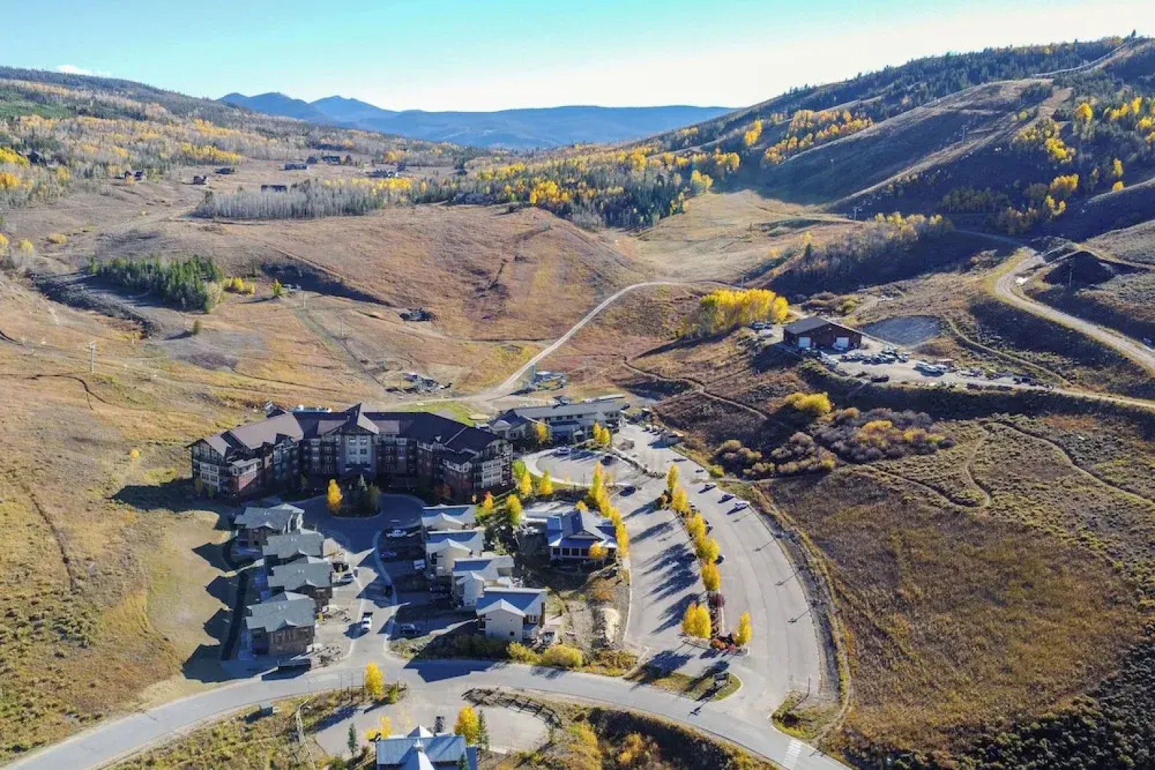 Ski-in/ski-out Granby Townhouse w/ Private Hot Tub