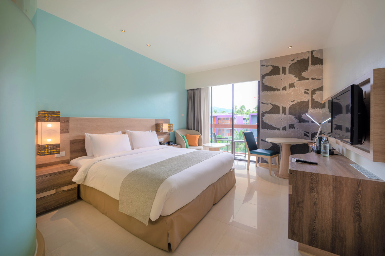 Holiday Inn Express Phuket Patong Beach Central by IHG