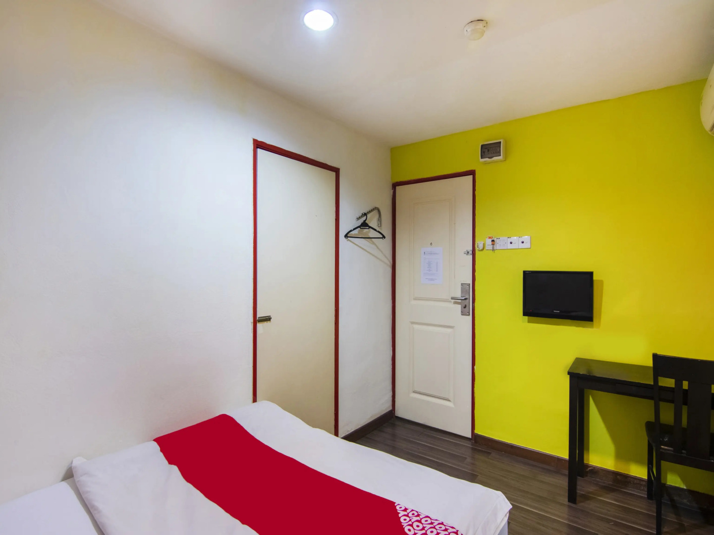 OYO 89891 1st Inn Hotel Subang (SJ15)