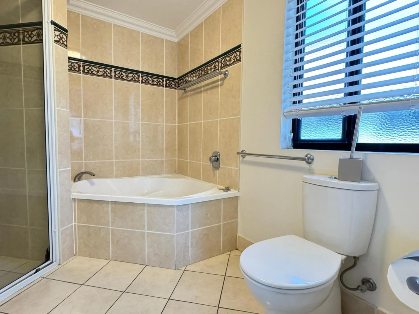 Townsville Lighthouse - 3/103 Strand