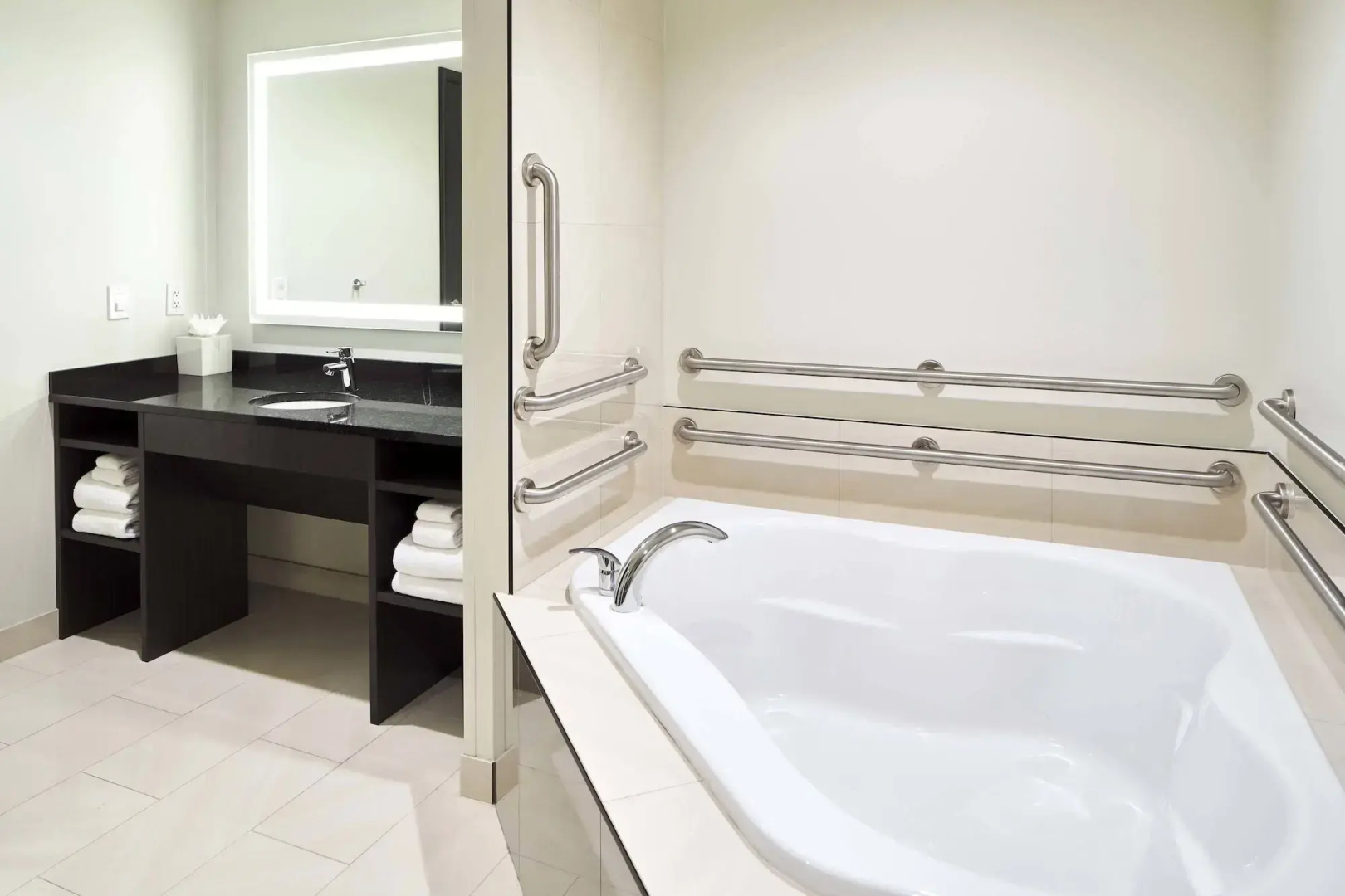 The Davenport Grand, Autograph Collection