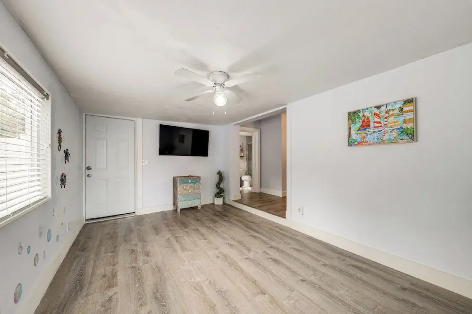 1 Mi to Beach: Sunny Lantana Cottage w/ Pool!