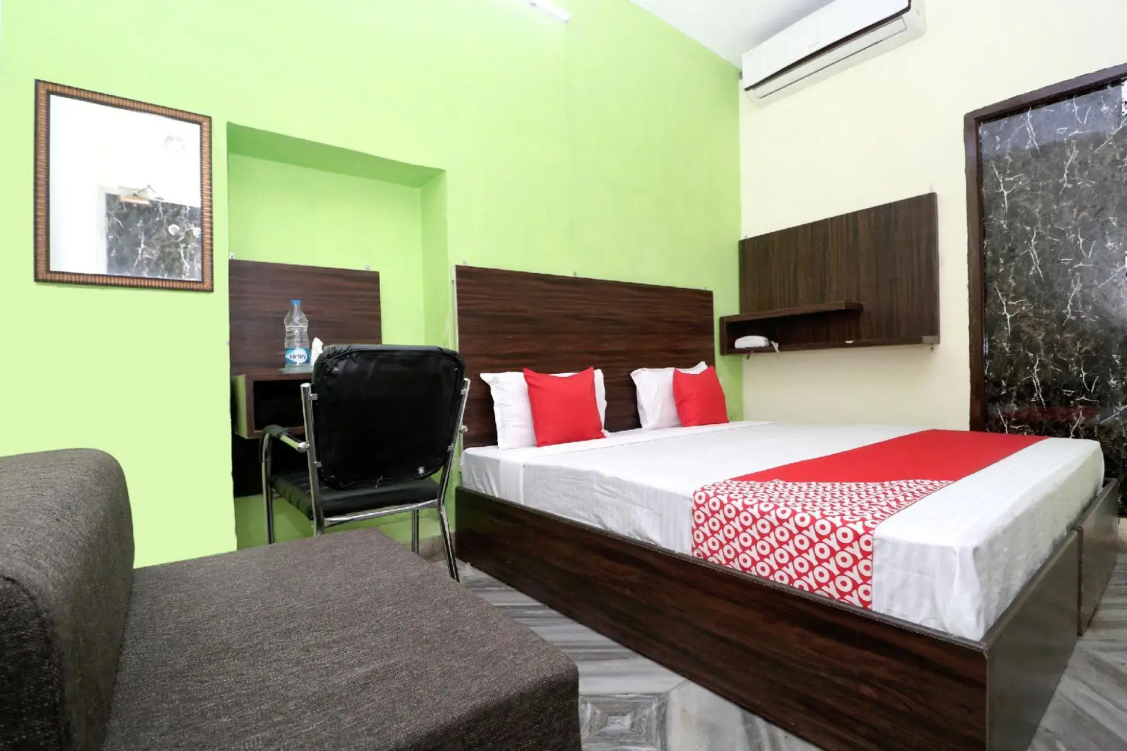 Oyo 30935 Appna Ghar Hotel