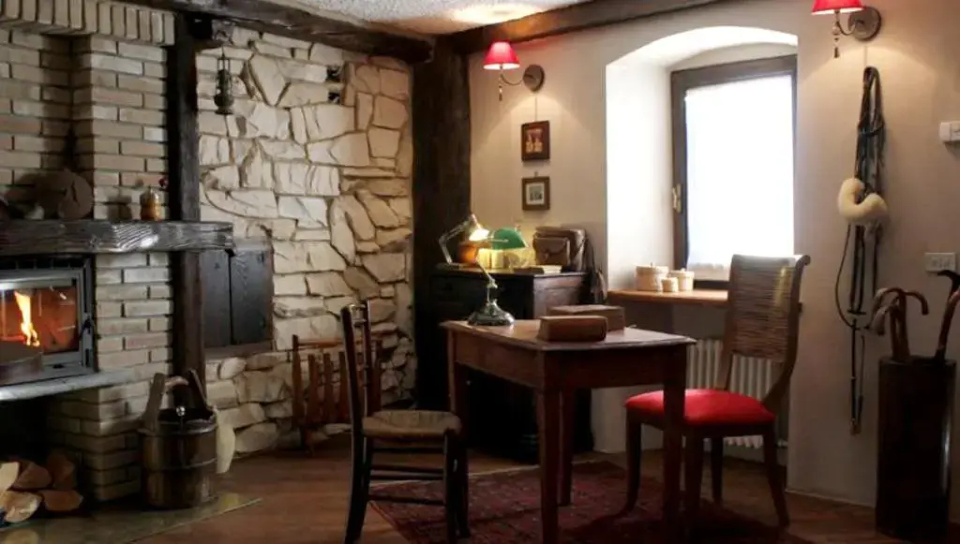 2 bedrooms chalet with enclosed garden and wifi at Gratillon