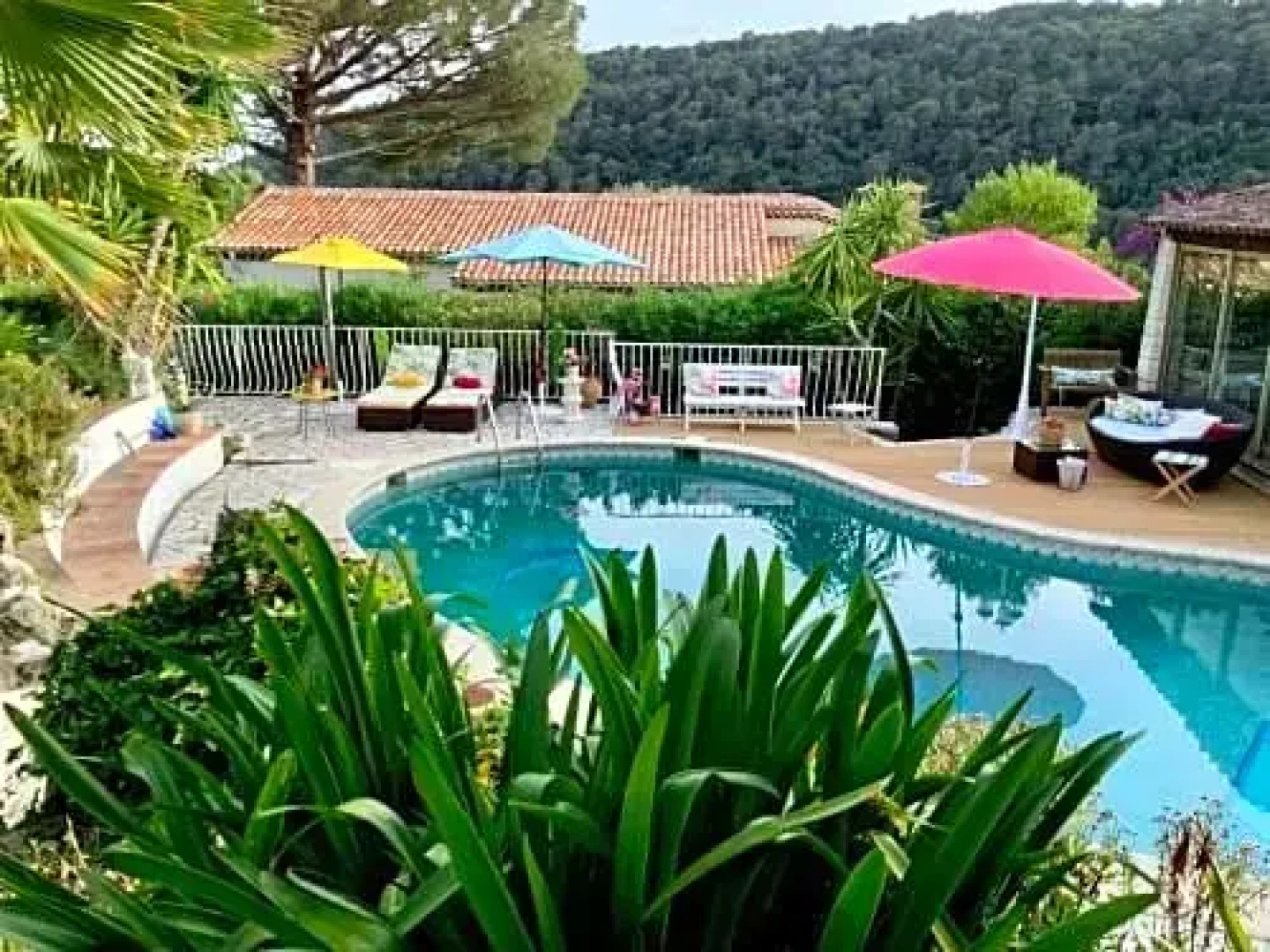 SUITE ROMANTIQUE et CHAMBRE BAROQUE à St Paul de Vence