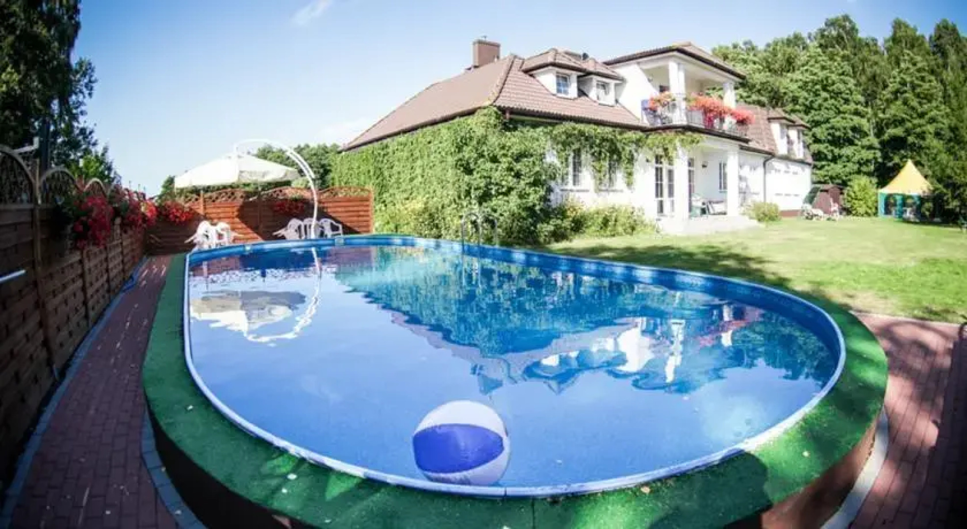 Leśny Dworek Ośrodek Przyjazny Rodzinom z Dziećmi