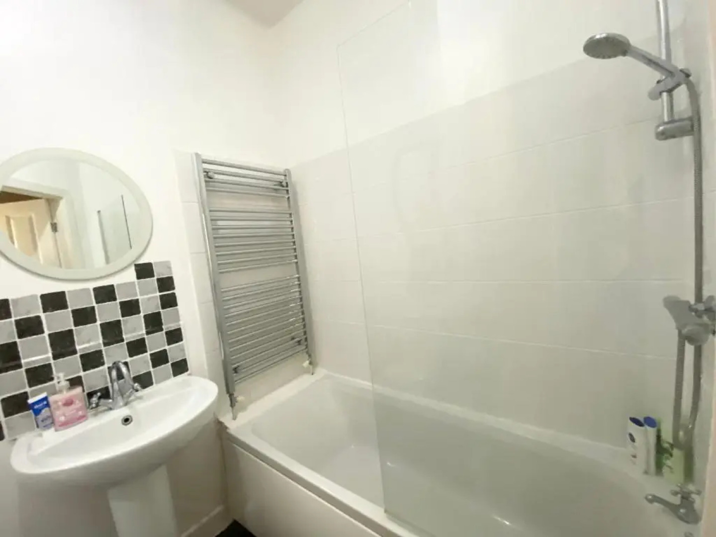 Thepropertyfocus - Stylish 2-bedroom House