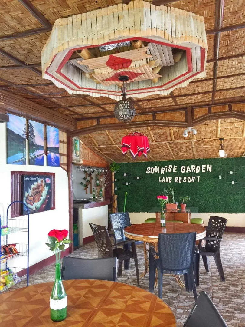 Sunrise Garden Lake Resort
