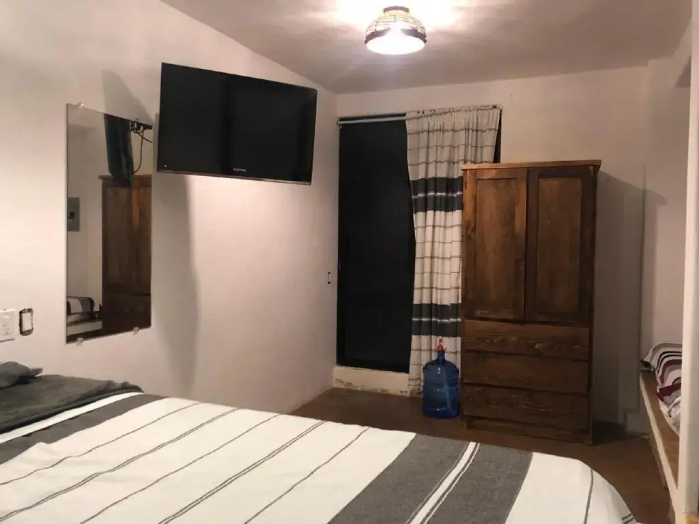 Casa Arrecife, Beach is steps away! Fast internet, Private cozy room!