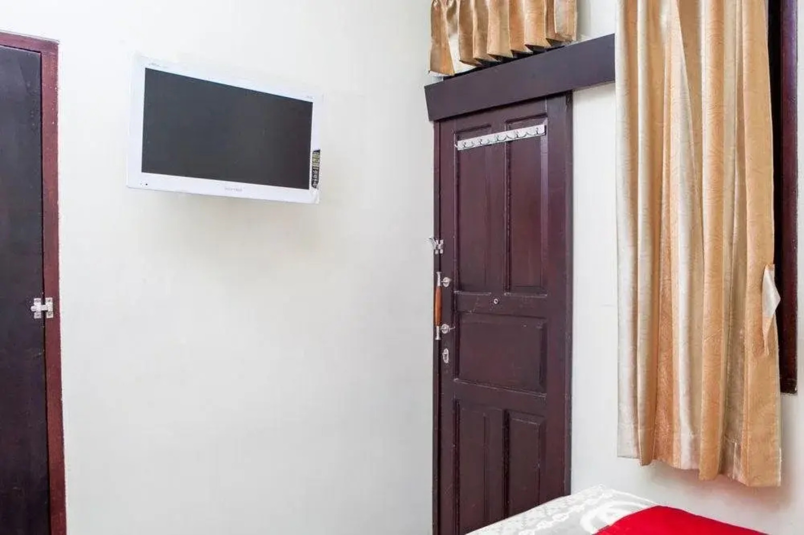 Hotel Salon Fora & Longhill Cafe Fora