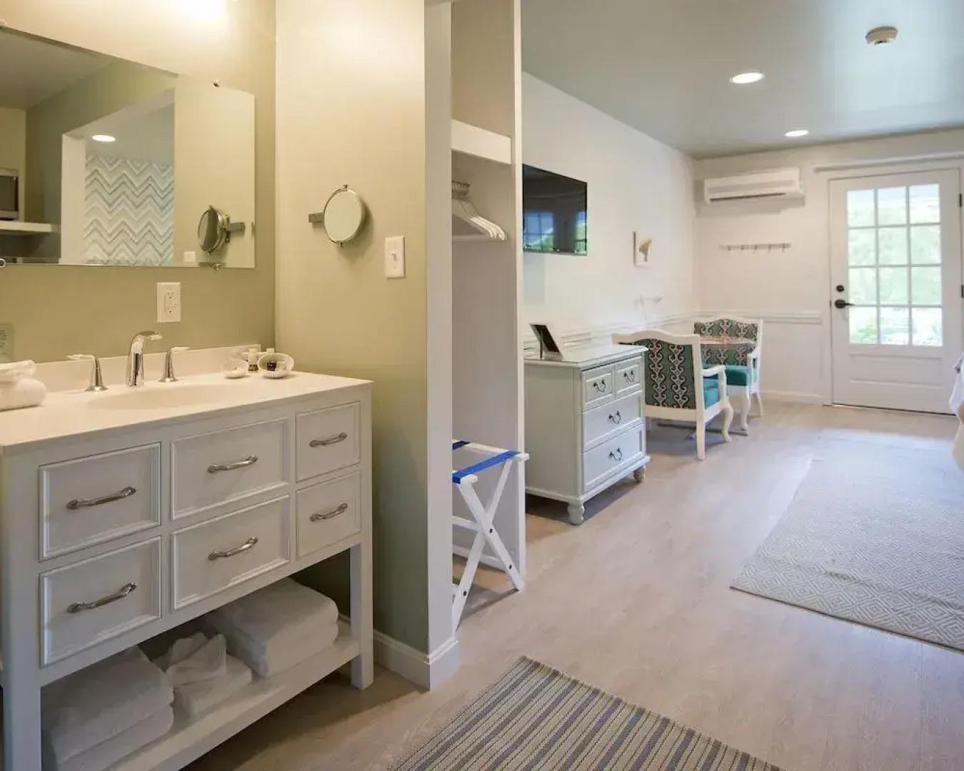 The Lodge at the Cove