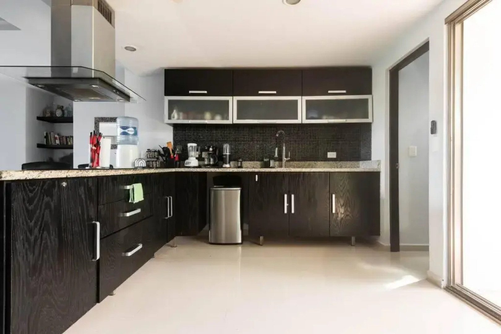 Peaceful & beautiful 3 min walking to the beach