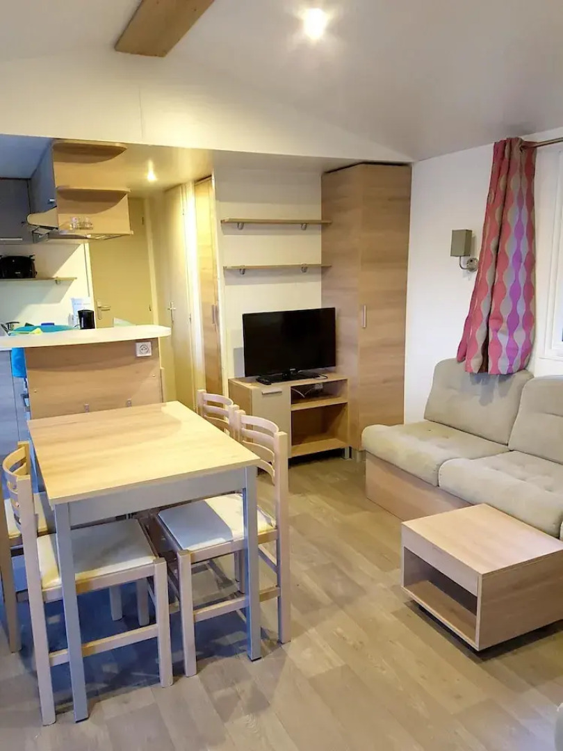 Property With 3 Bedrooms in Saint-jean-de-monts, With Pool Access, Fur