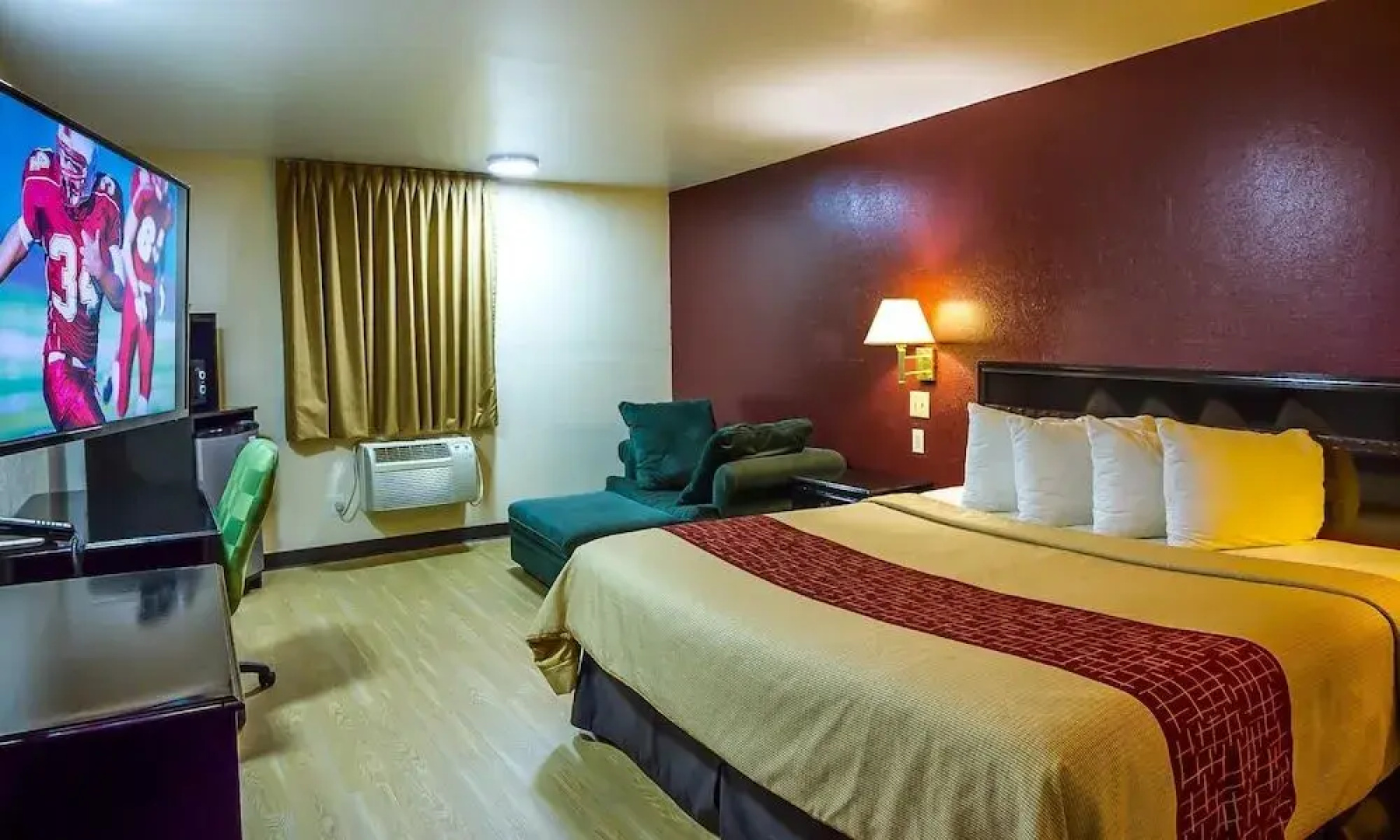 Red Roof Inn & Suites Piqua