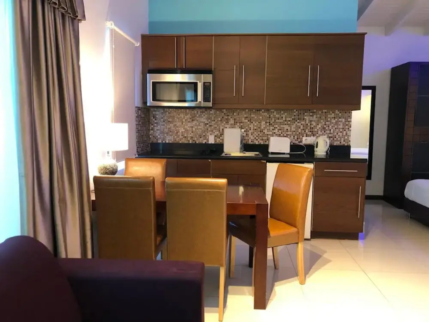 Quint's Travelers Inn