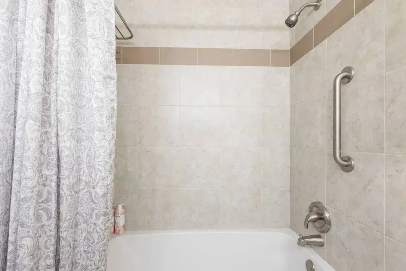 Cozy Bellevue Home for Family/Business Near MS