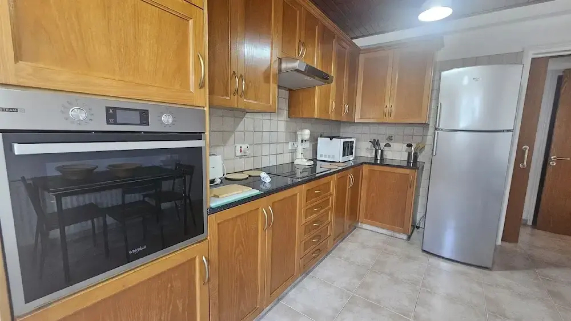 39 EGM - Stay Uptown Apartment