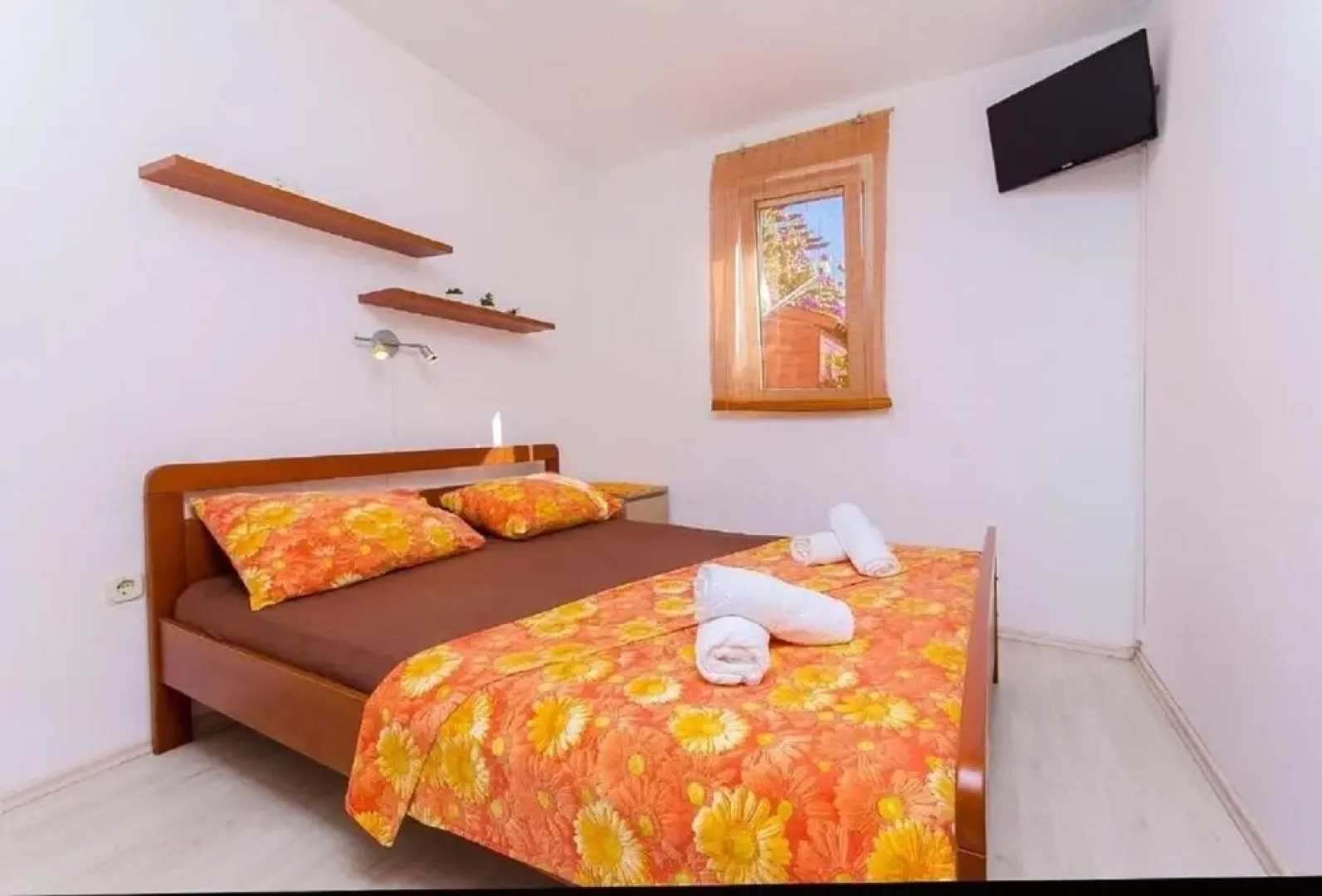 Maslina - Close to the sea - H