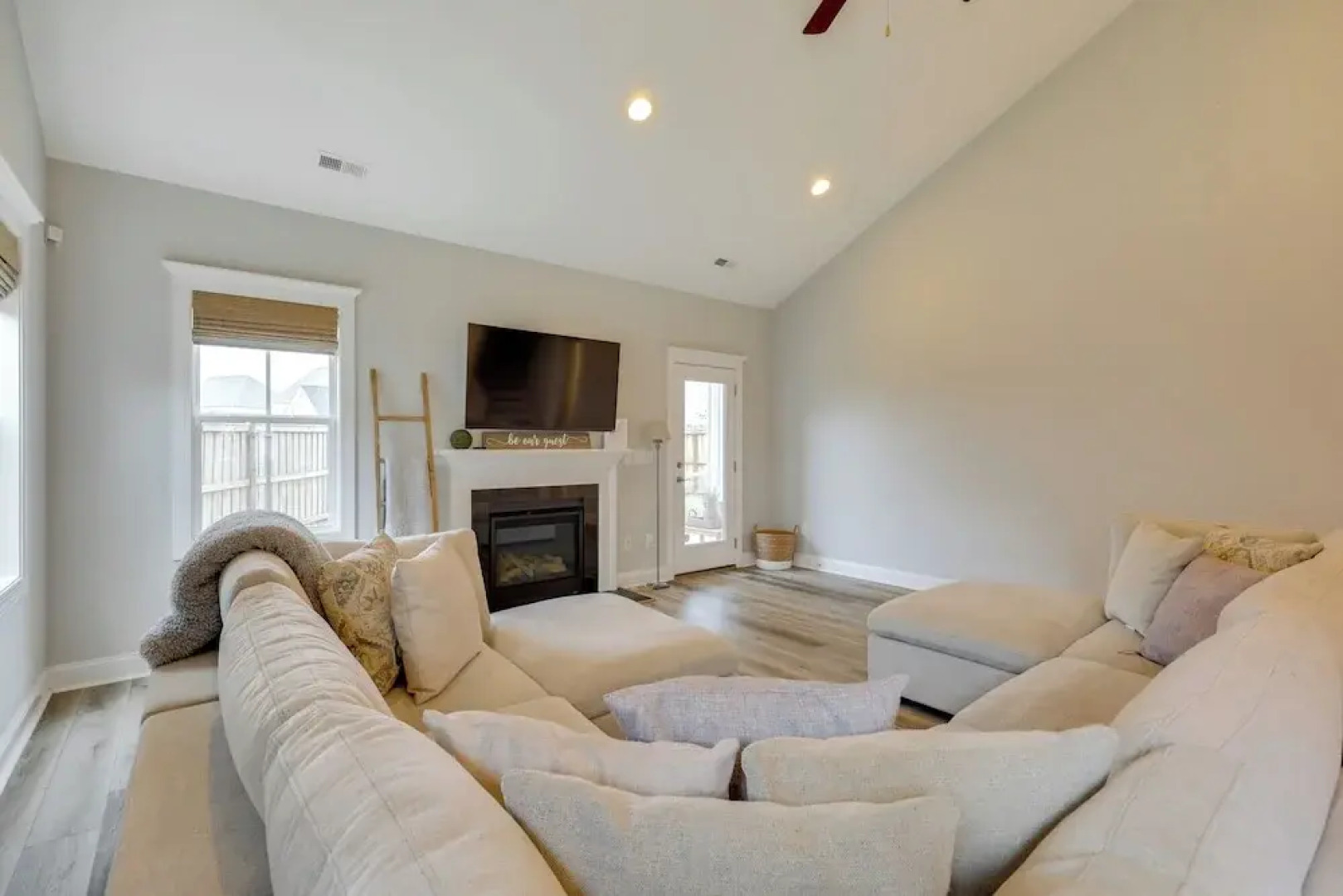 Spacious Home w/ Screened Patio in Wilmington!