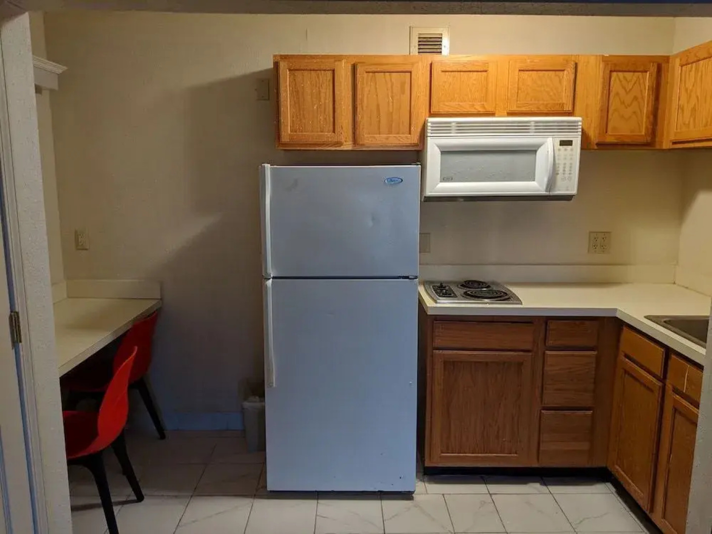 1 Life Studio and Suites