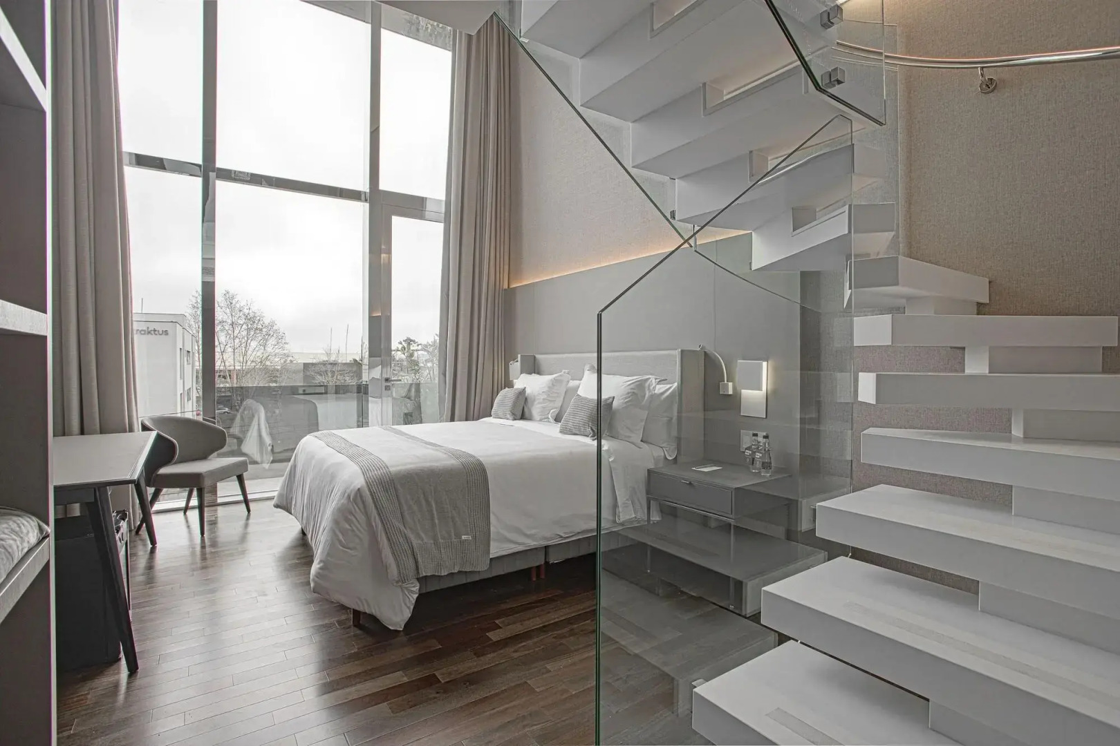 Suryaa Hotel Pinhais, Curio Collection by Hilton