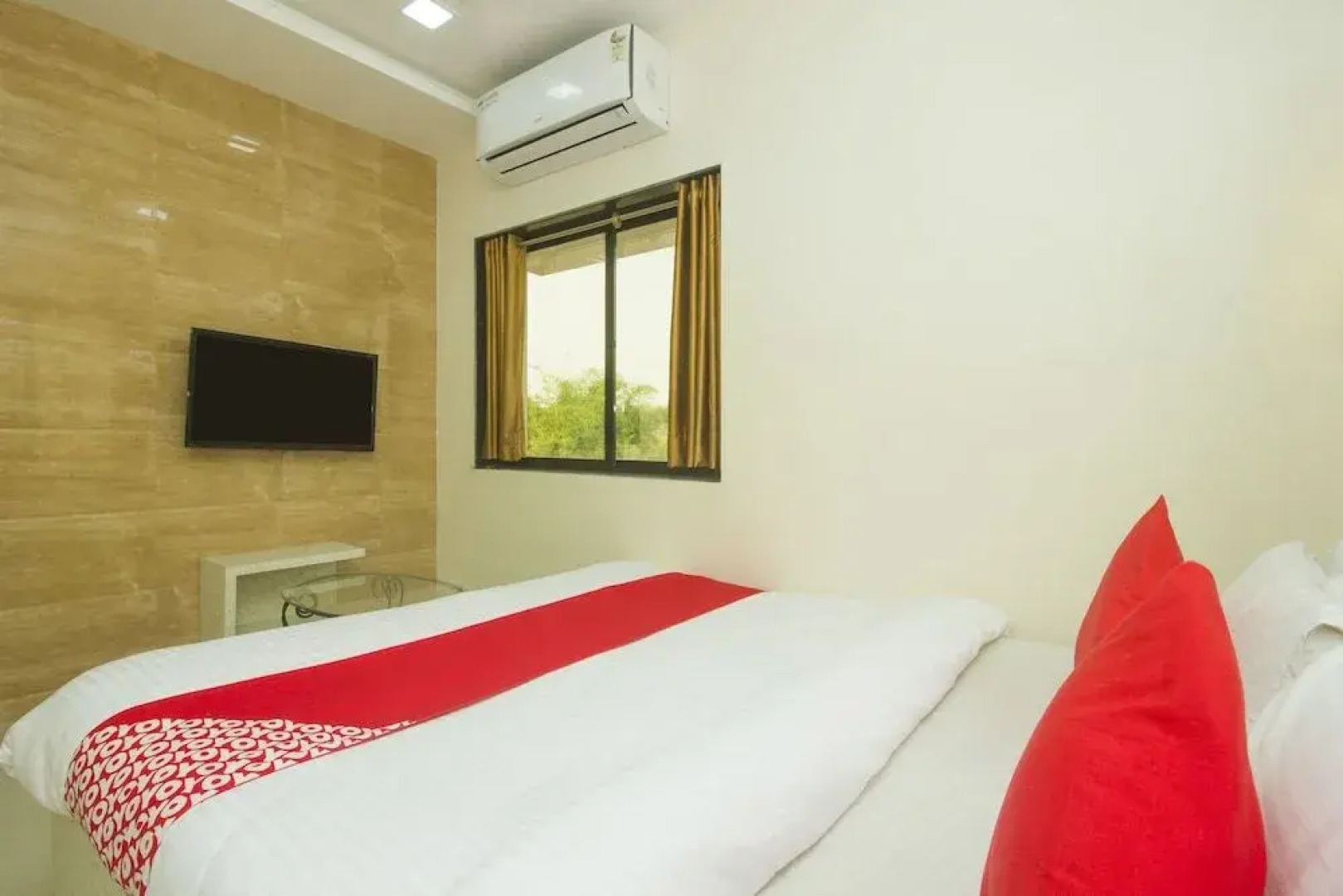 OYO 18610 Hotel Parivar Garden