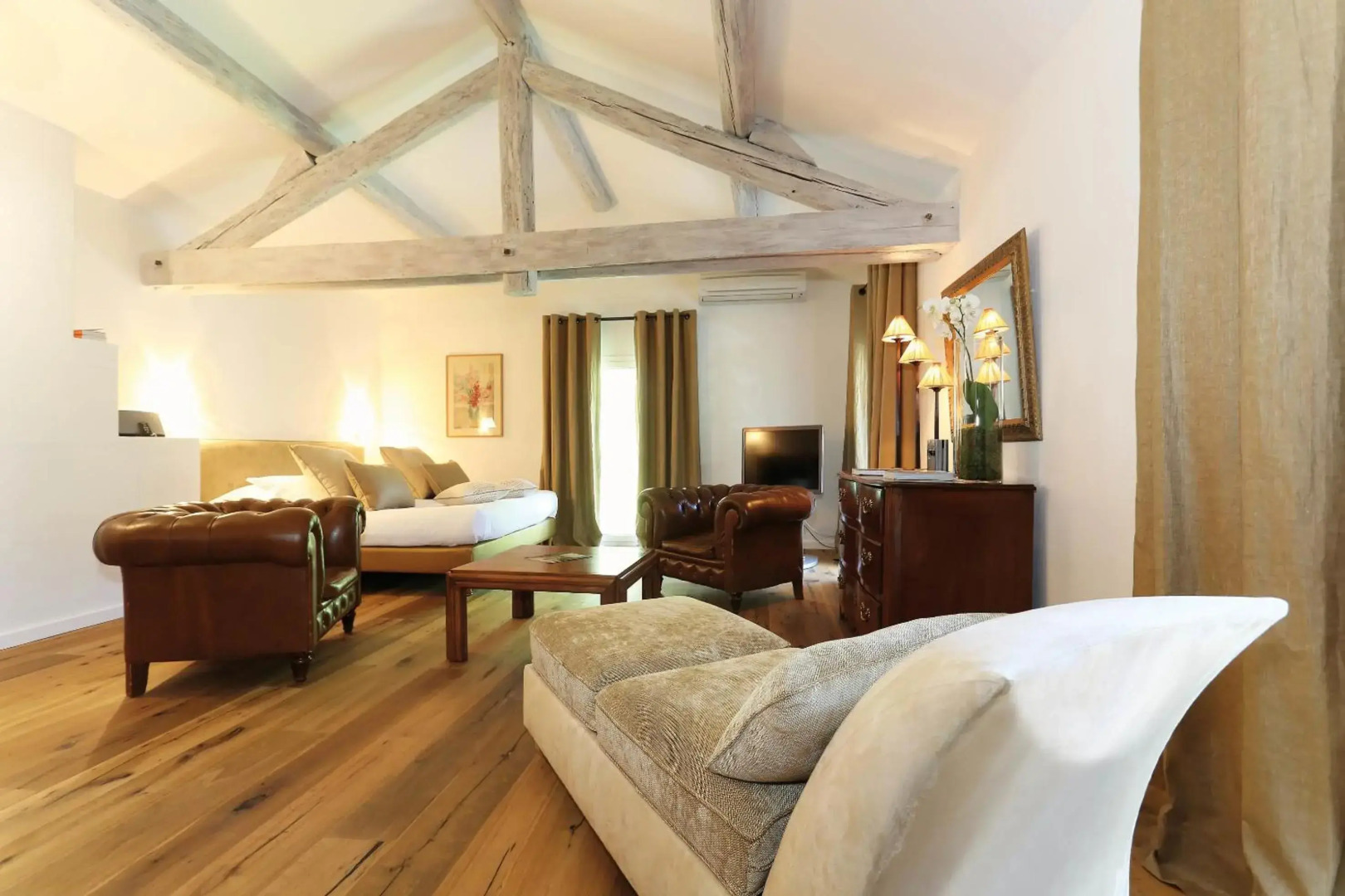 Hotel Château Des Alpilles