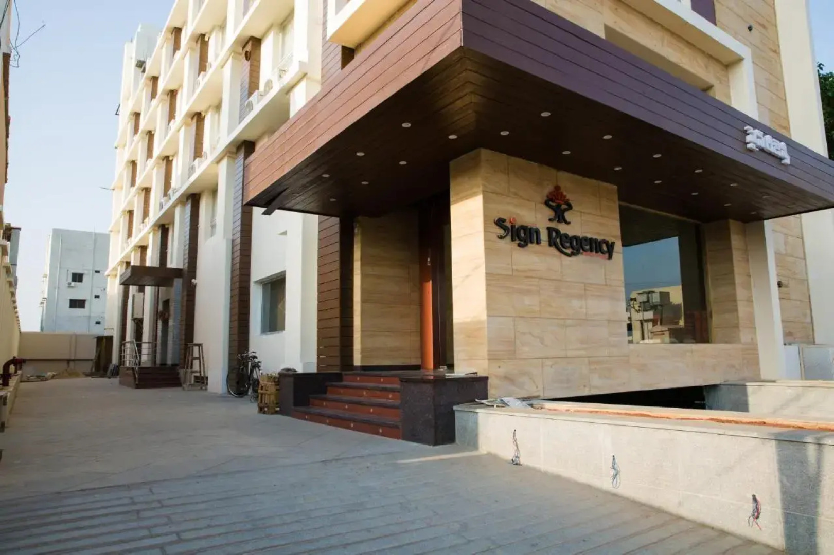 Palette - Sign Regency Hotel