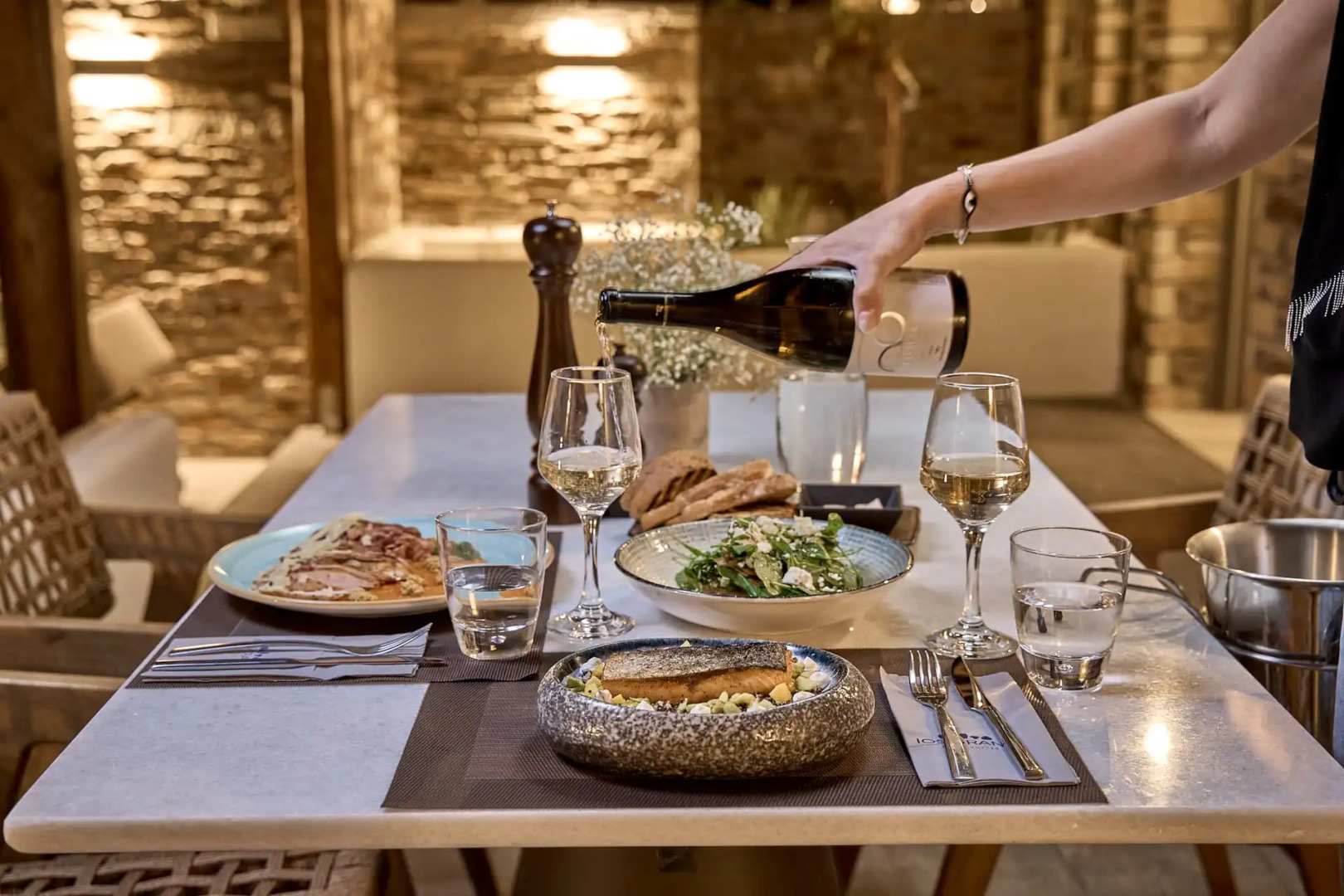 Ios Grand Pool Suites