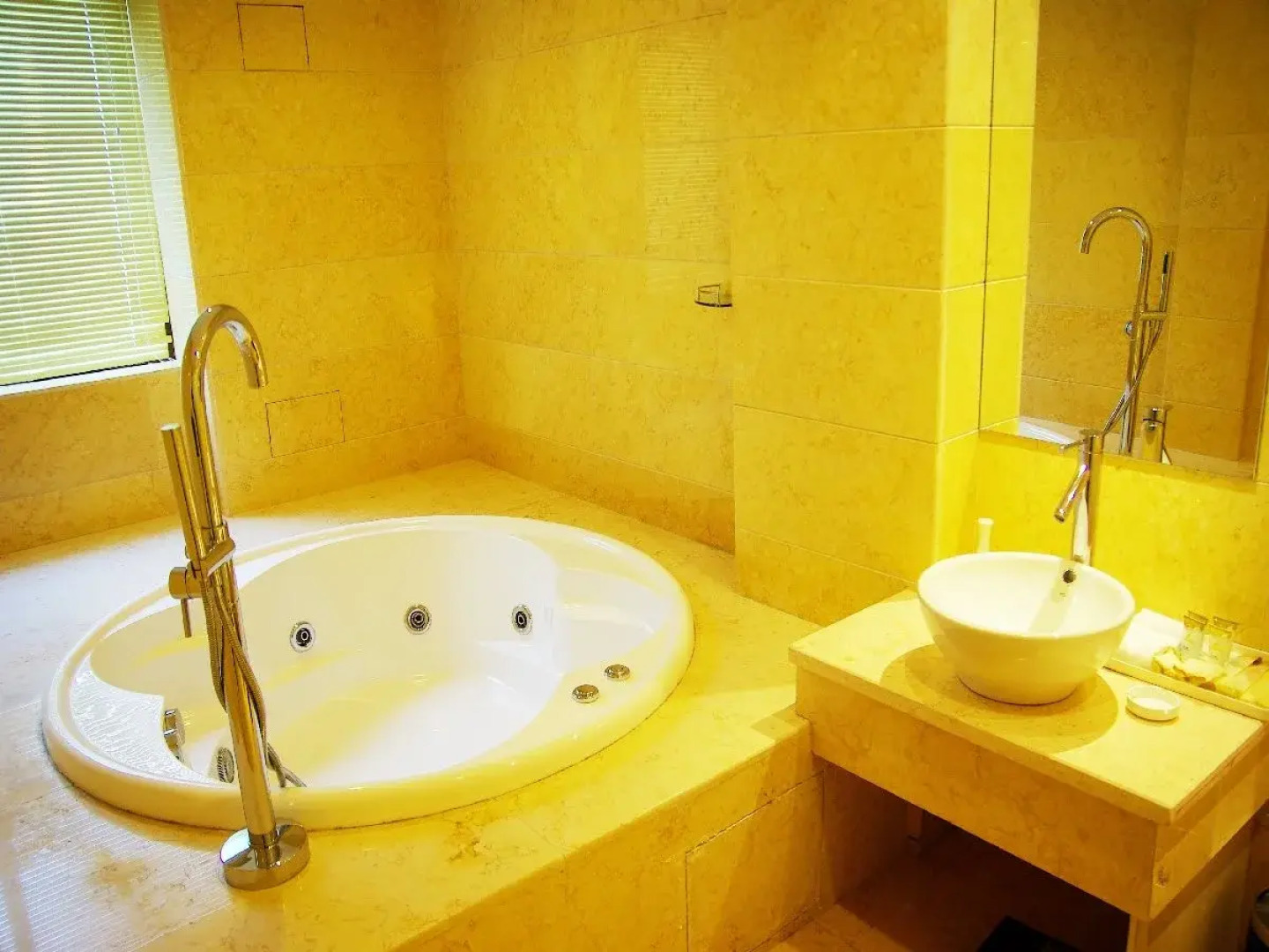 Jiuzhaigou Huangpu Hotel