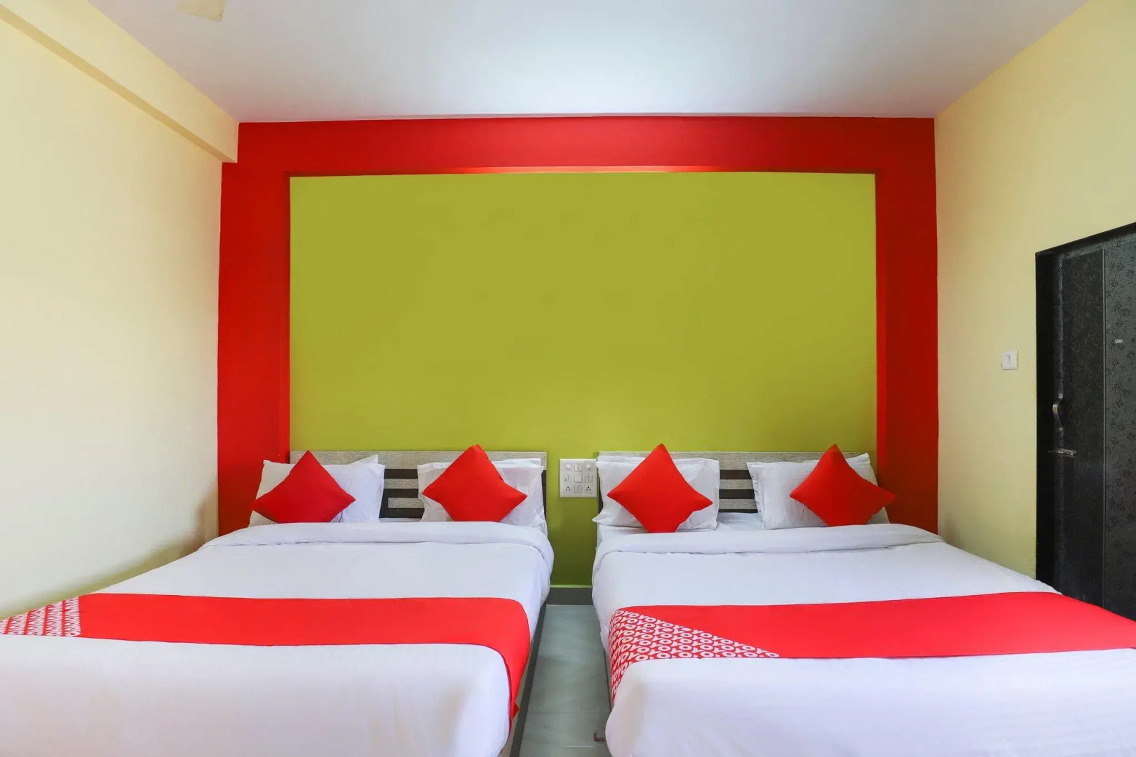 OYO 67047 Hotel Om Rudra