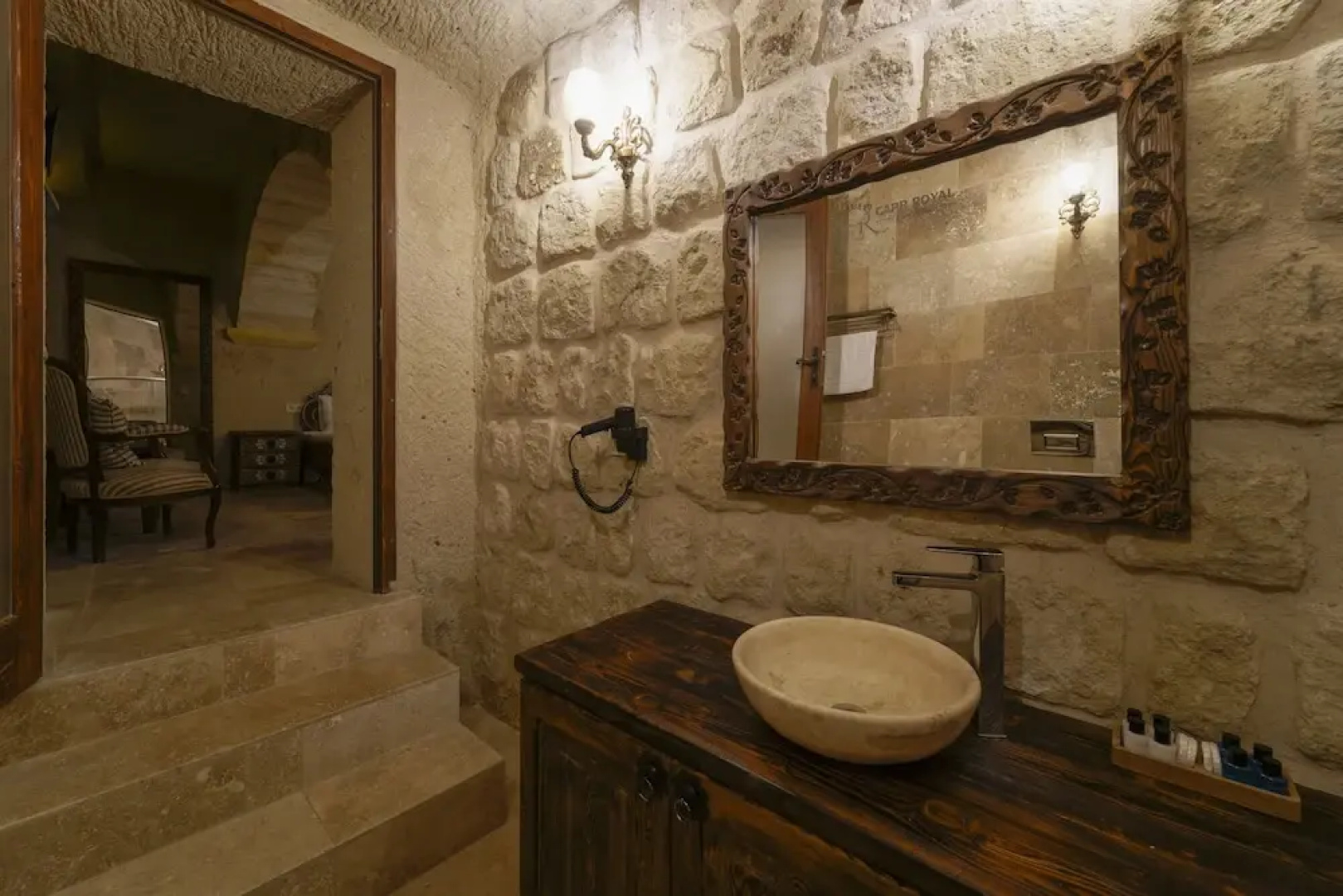 Capp Royal Cave Hotel