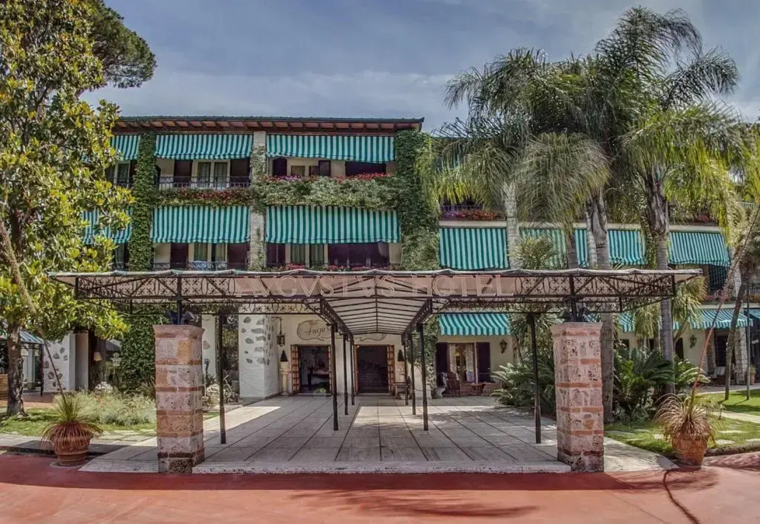 Augustus Hotel & Resort