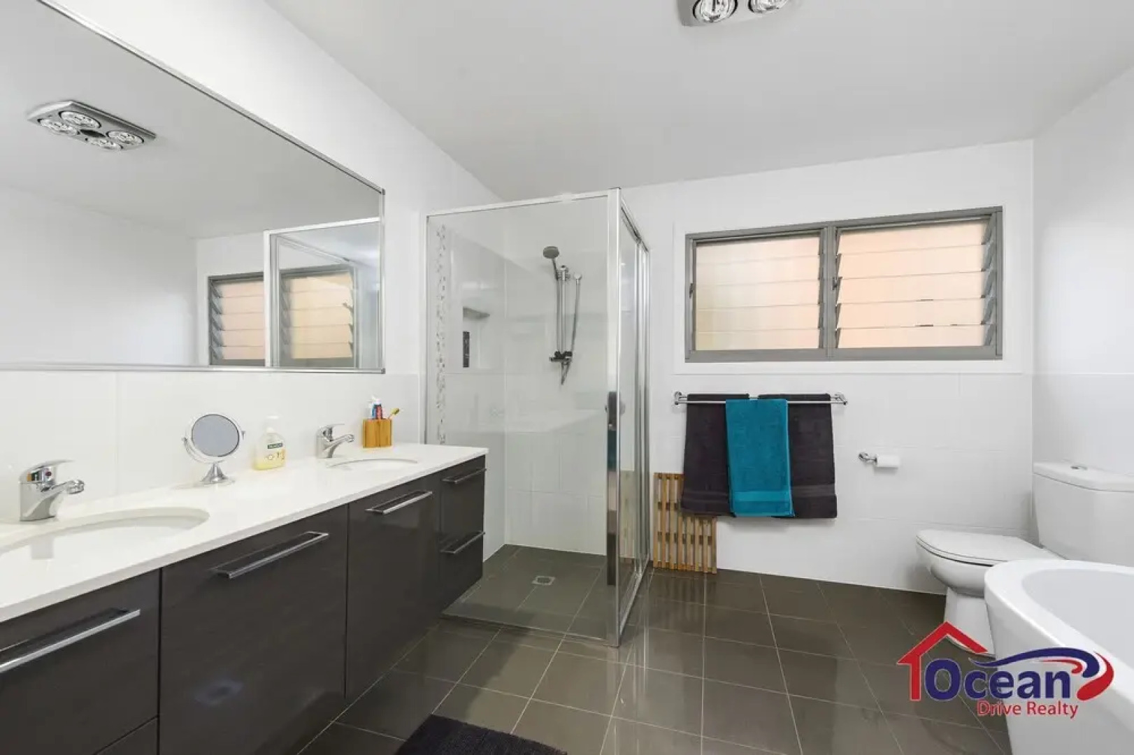 Sunny-Daze - Bonny Hills