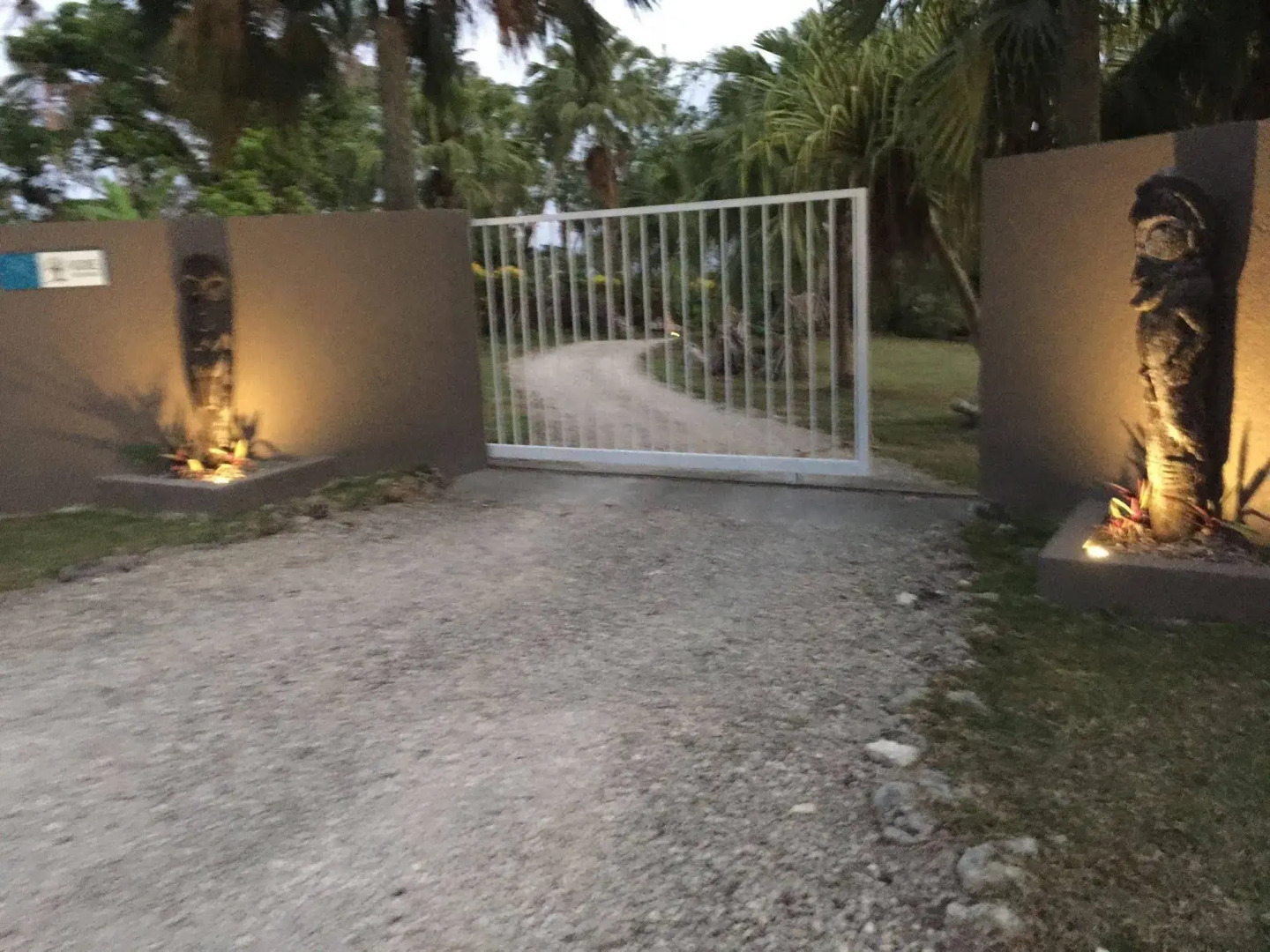 Vila Del Mare Beachfront Resort